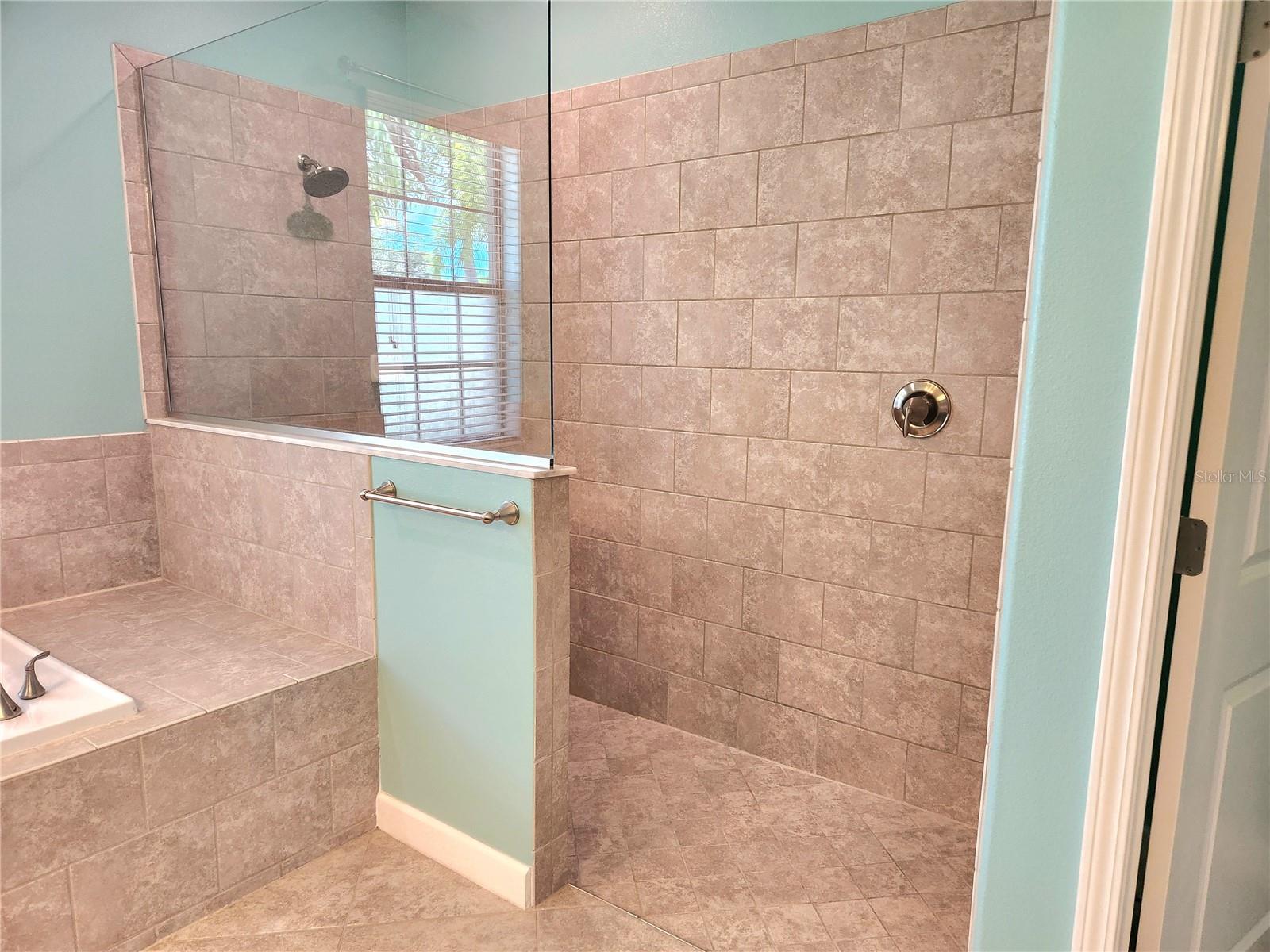 5011 JAGGED CLOUD DR, WIMAUMA, FL, 33598