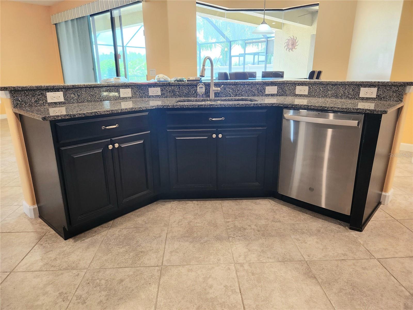 5011 JAGGED CLOUD DR, WIMAUMA, FL, 33598