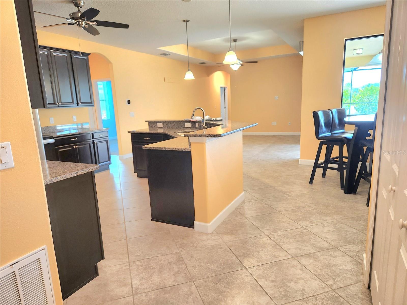 5011 JAGGED CLOUD DR, WIMAUMA, FL, 33598