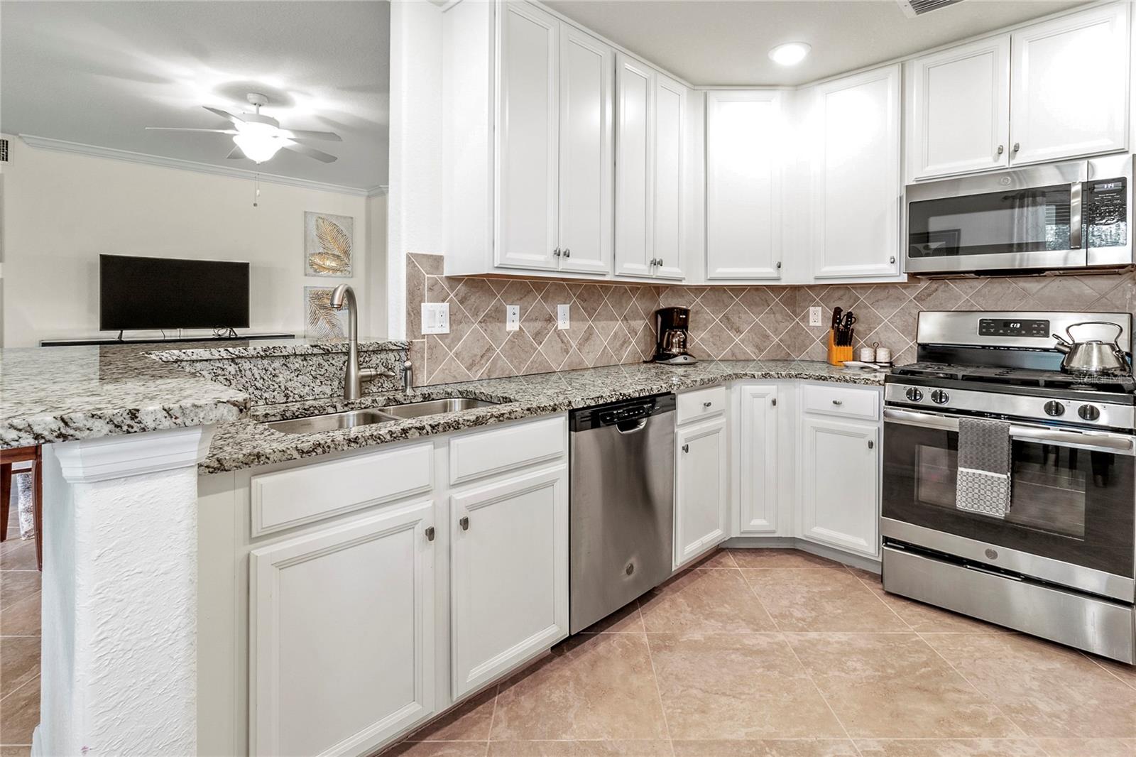 5806 WAKE FOREST RUN #101, BRADENTON, FL, 34211