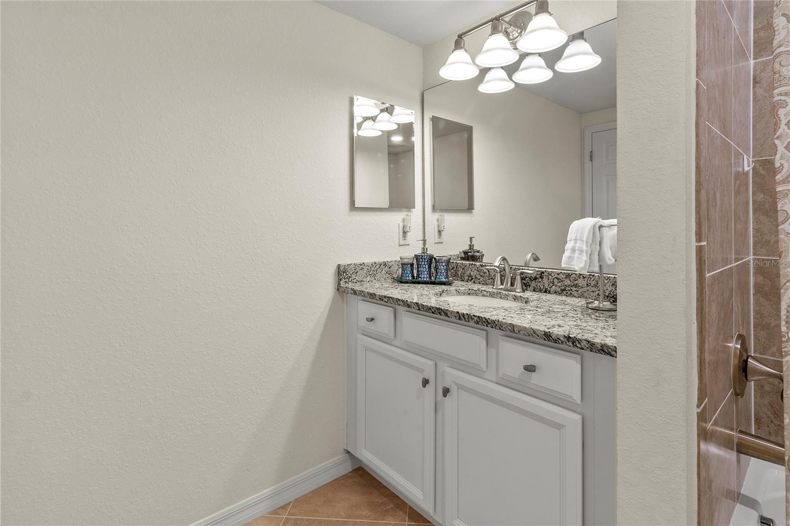 5806 WAKE FOREST RUN #101, BRADENTON, FL, 34211