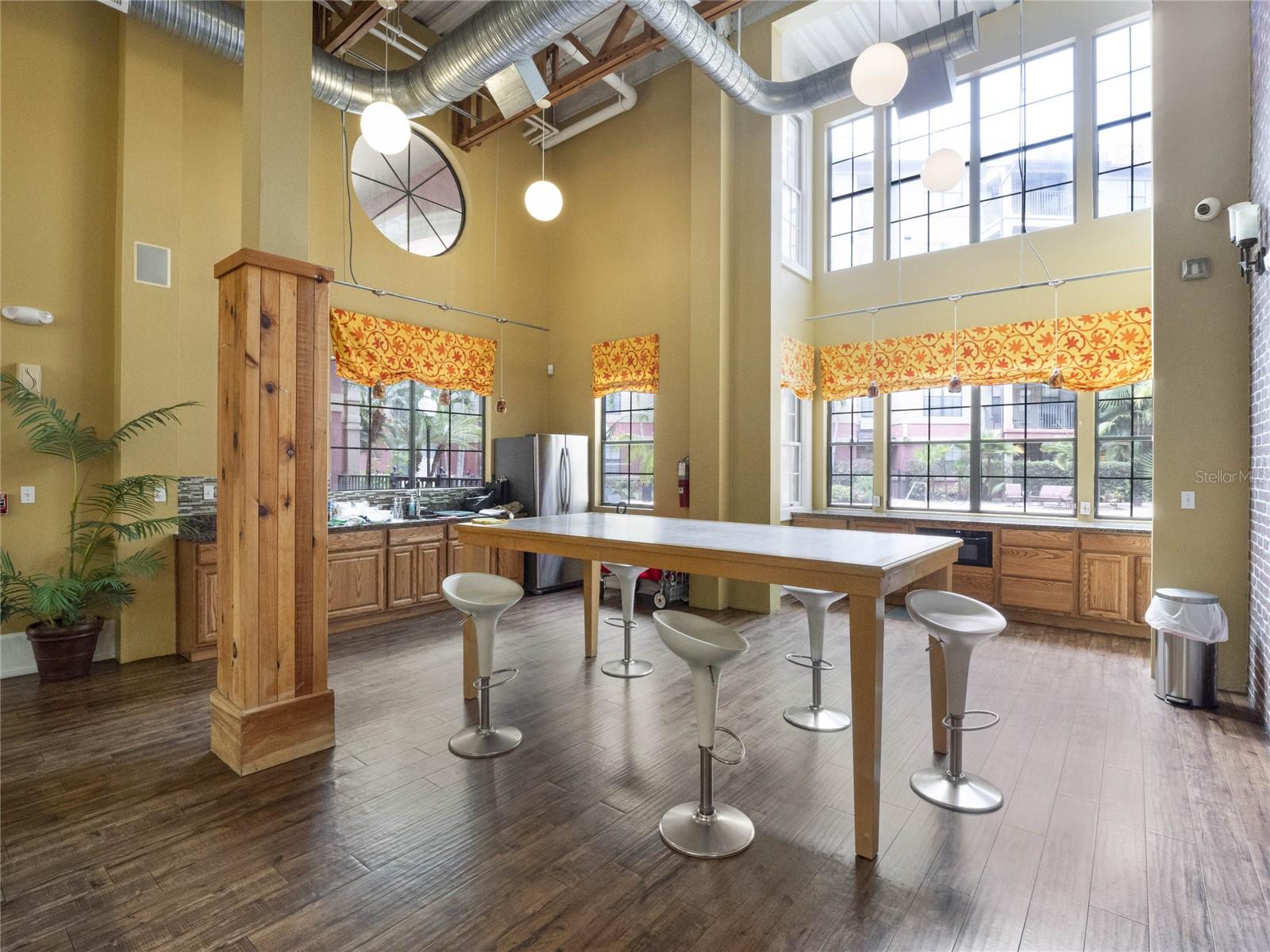 911 N ORANGE AVE #309, ORLANDO, FL, 32801