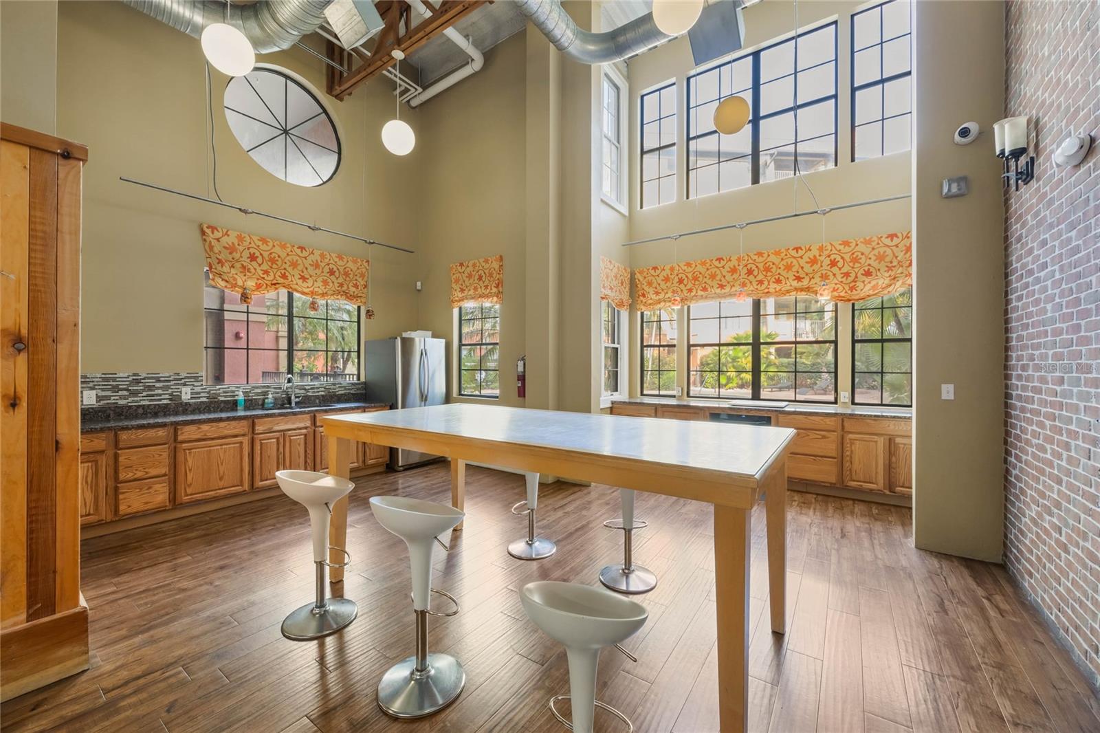 911 N ORANGE AVE #309, ORLANDO, FL, 32801