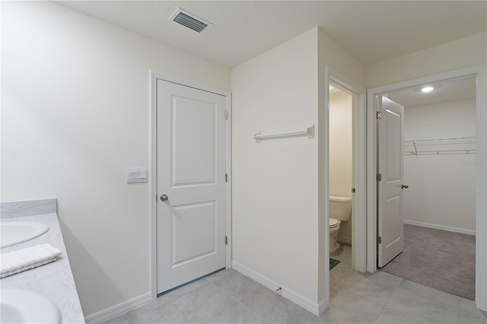 5462 LOGAN CAVE AVE, WIMAUMA, FL, 33598
