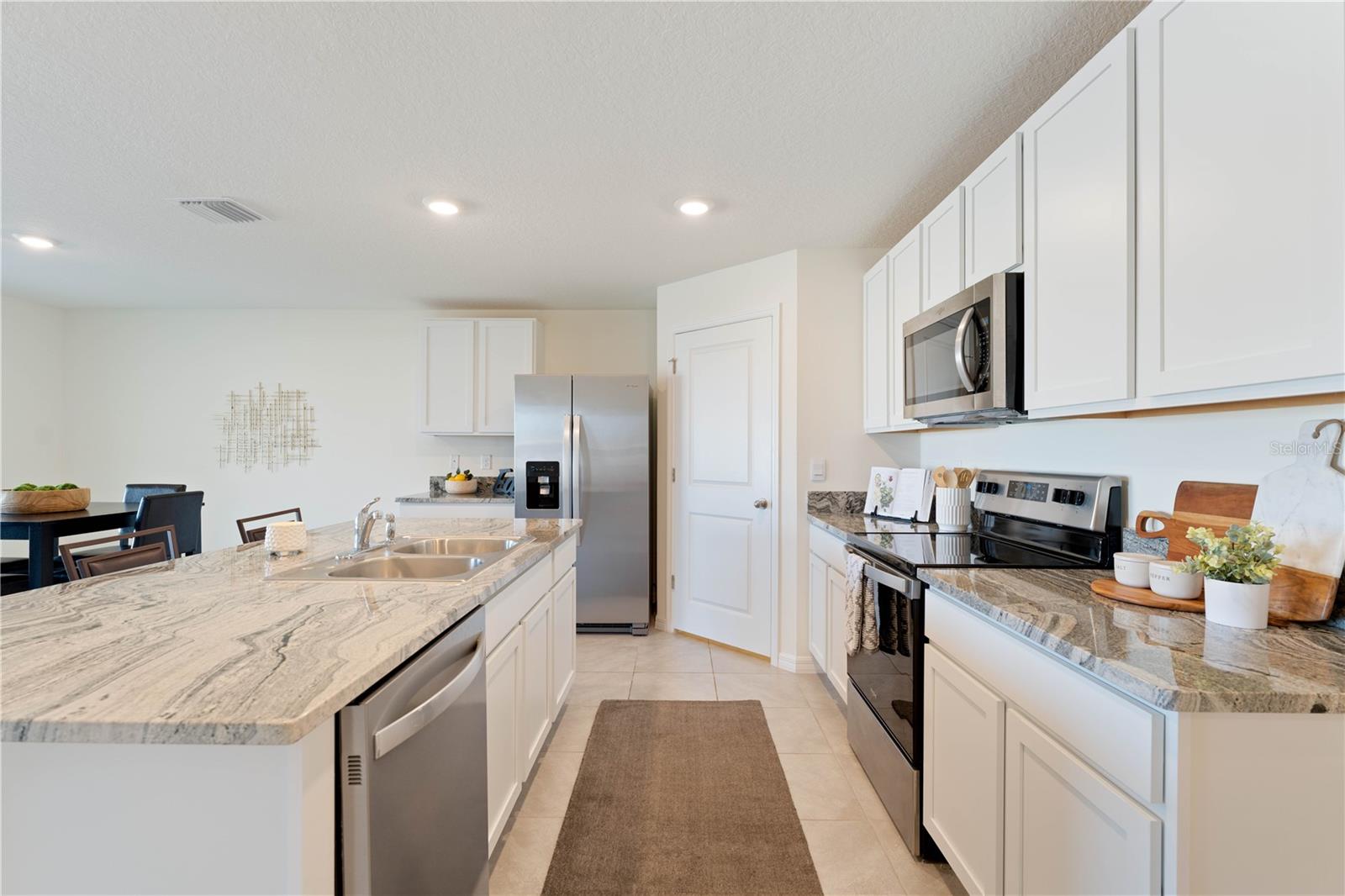 5462 LOGAN CAVE AVE, WIMAUMA, FL, 33598