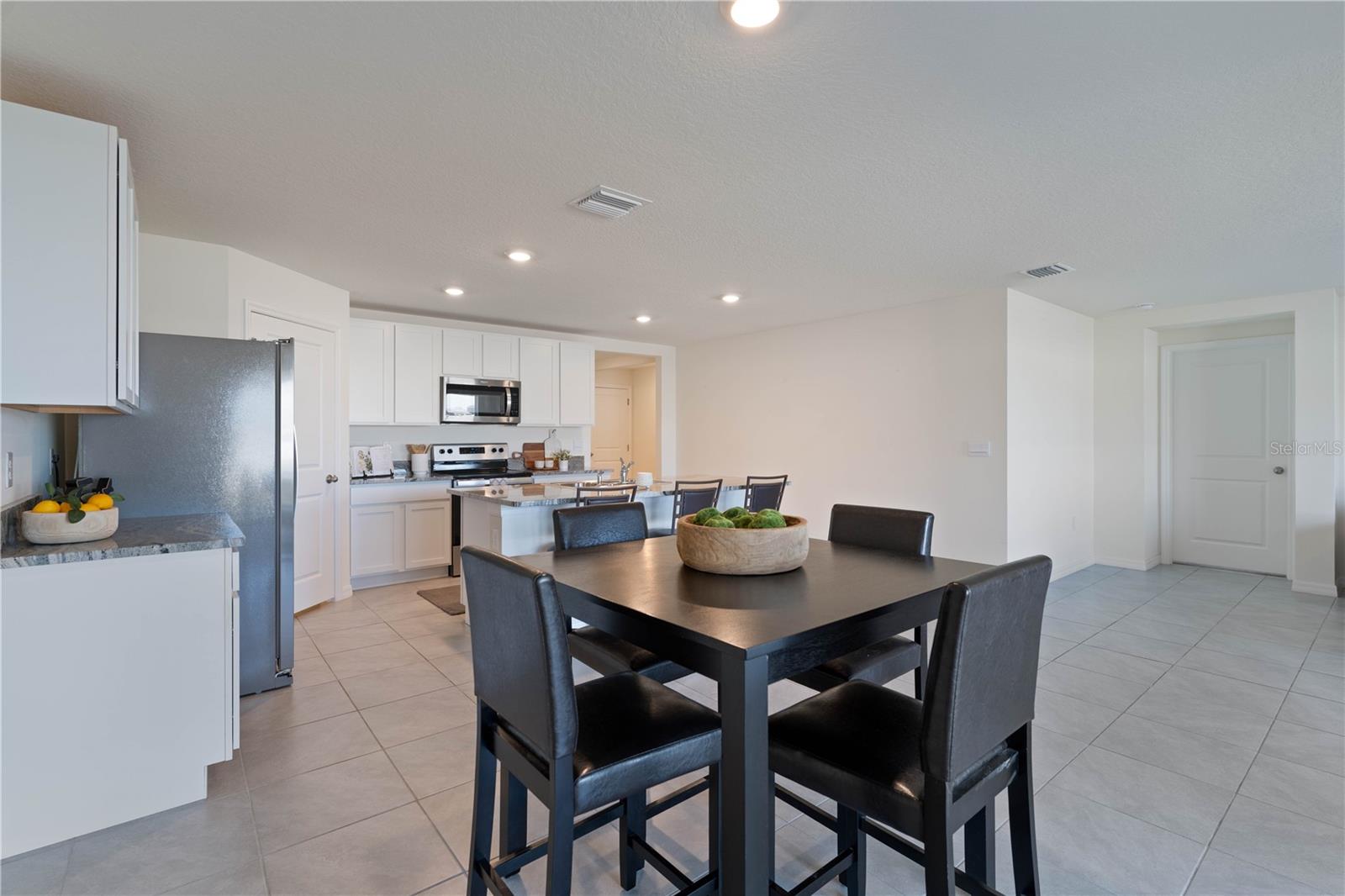 5462 LOGAN CAVE AVE, WIMAUMA, FL, 33598