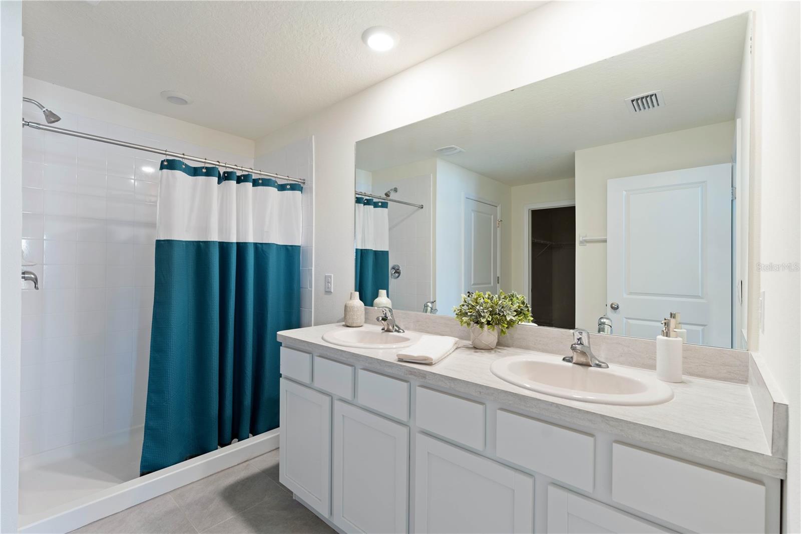 5462 LOGAN CAVE AVE, WIMAUMA, FL, 33598