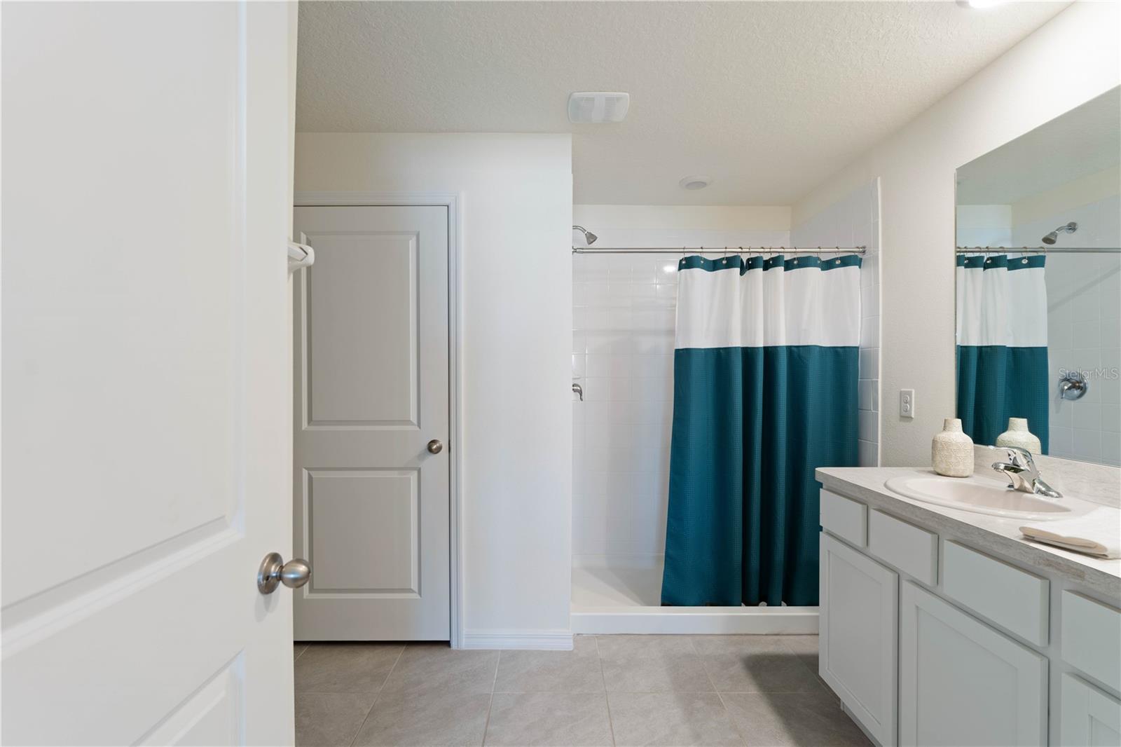 5462 LOGAN CAVE AVE, WIMAUMA, FL, 33598
