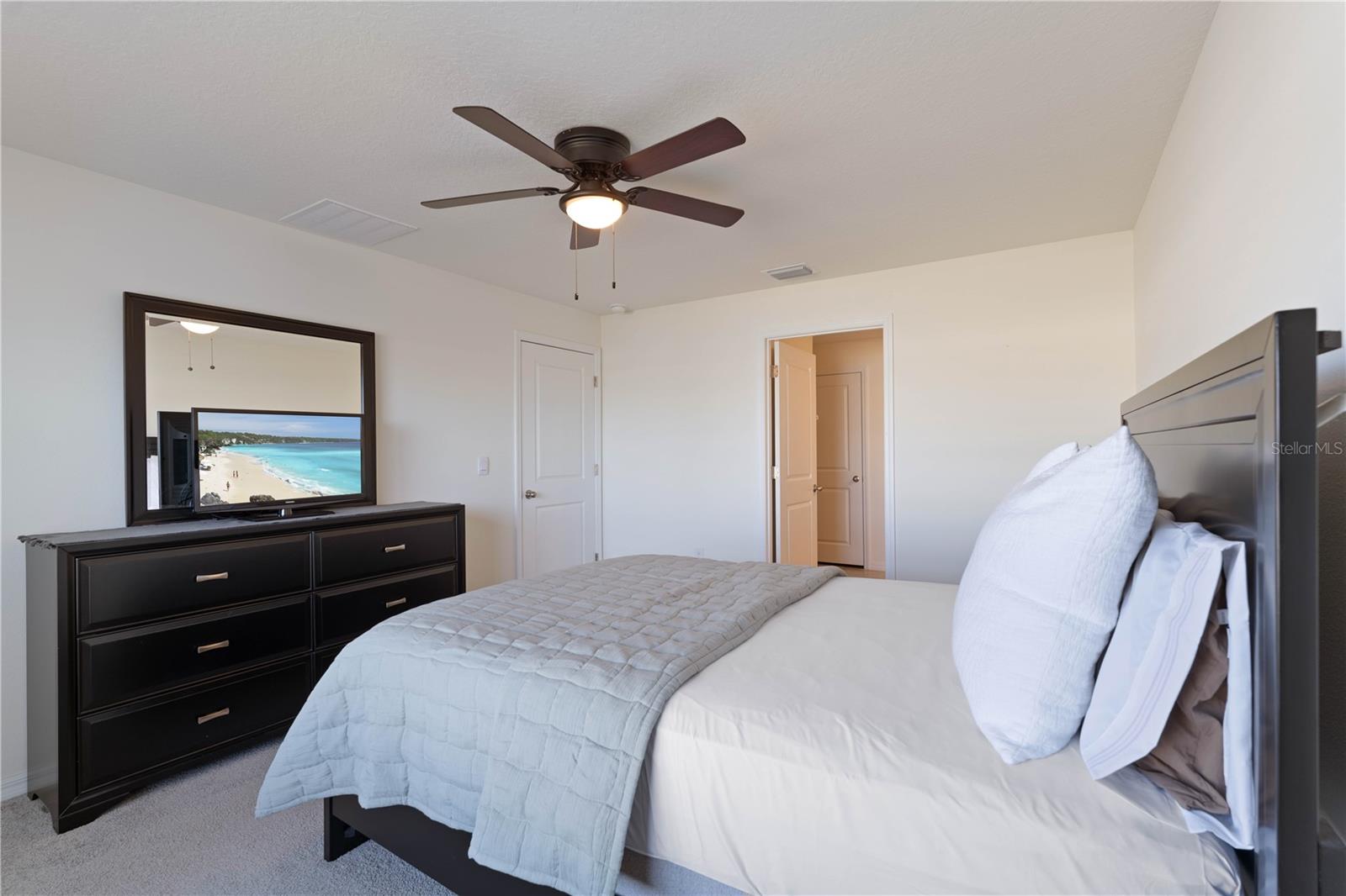 5462 LOGAN CAVE AVE, WIMAUMA, FL, 33598
