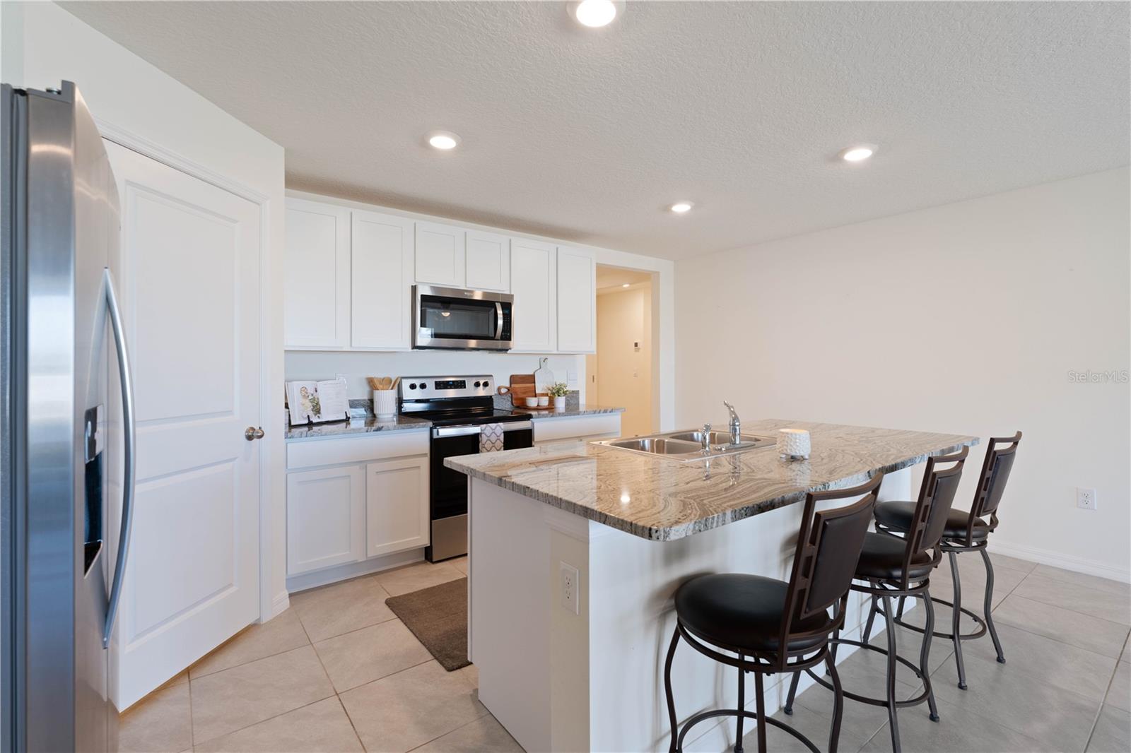 5462 LOGAN CAVE AVE, WIMAUMA, FL, 33598