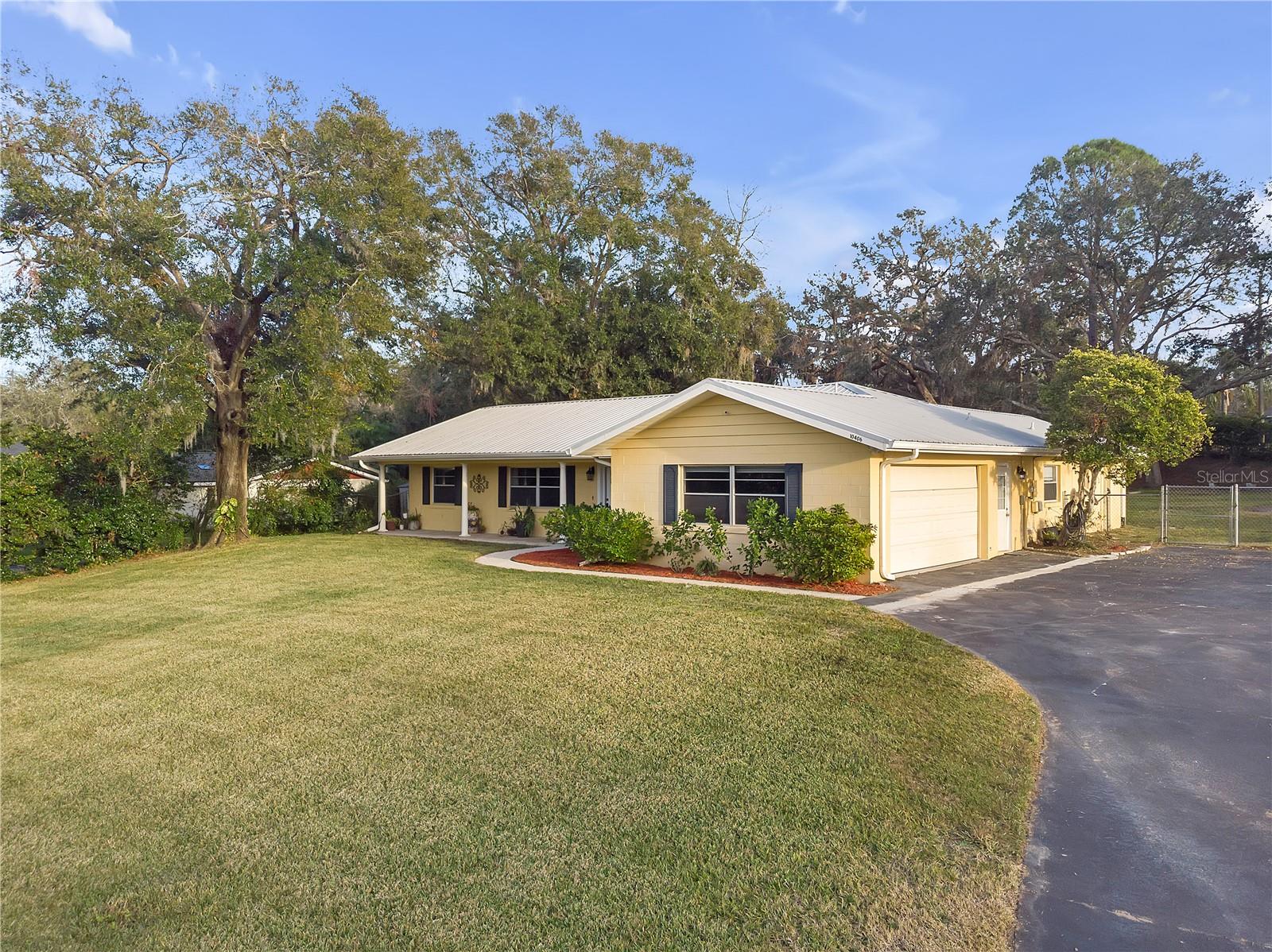10406 LAKESHORE DR, CLERMONT, FL, 34711