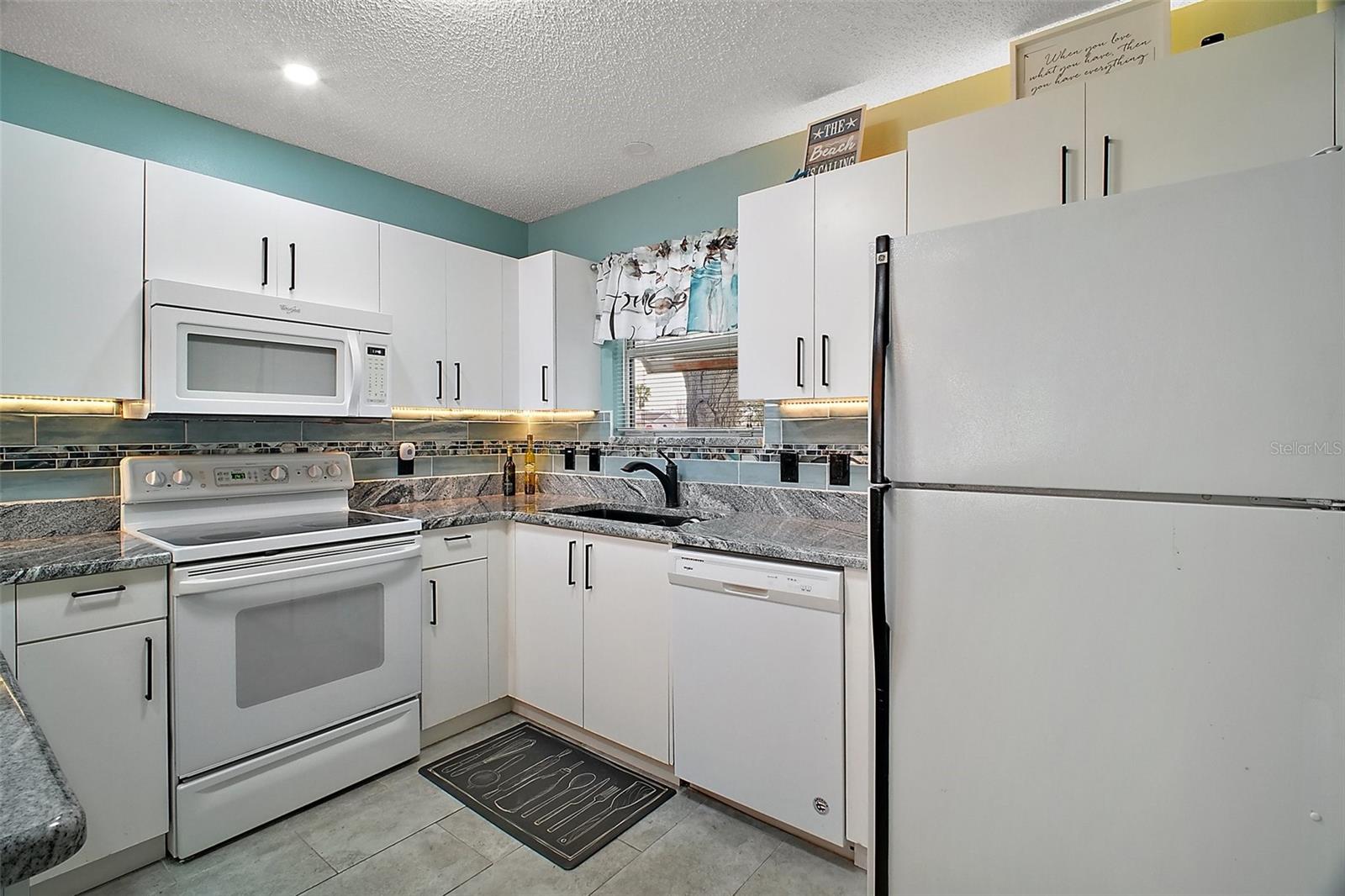 2001 CRISTO RD, LADY LAKE, FL, 32159