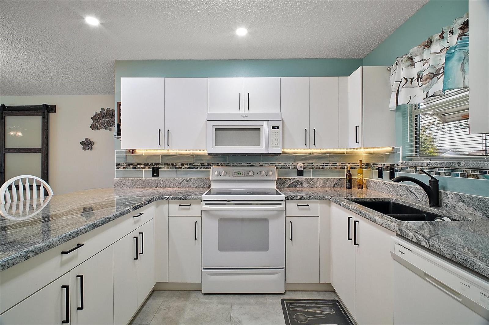 2001 CRISTO RD, LADY LAKE, FL, 32159