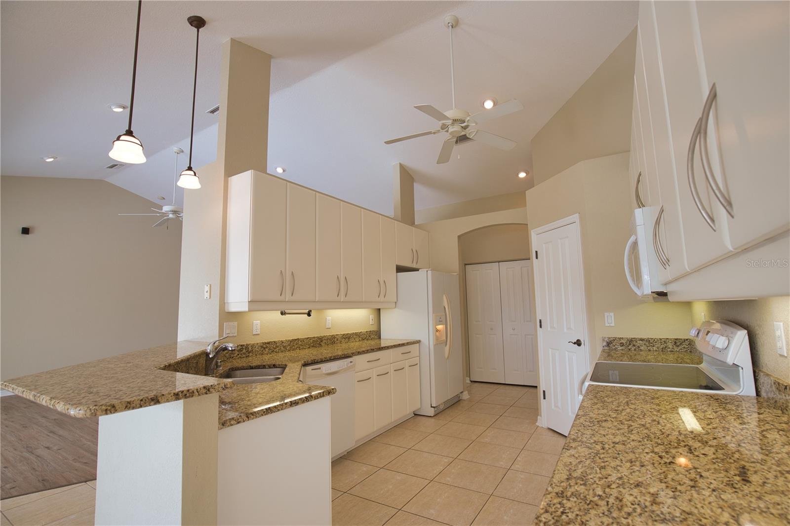 8 SPORTSMAN RD, ROTONDA WEST, FL, 33947