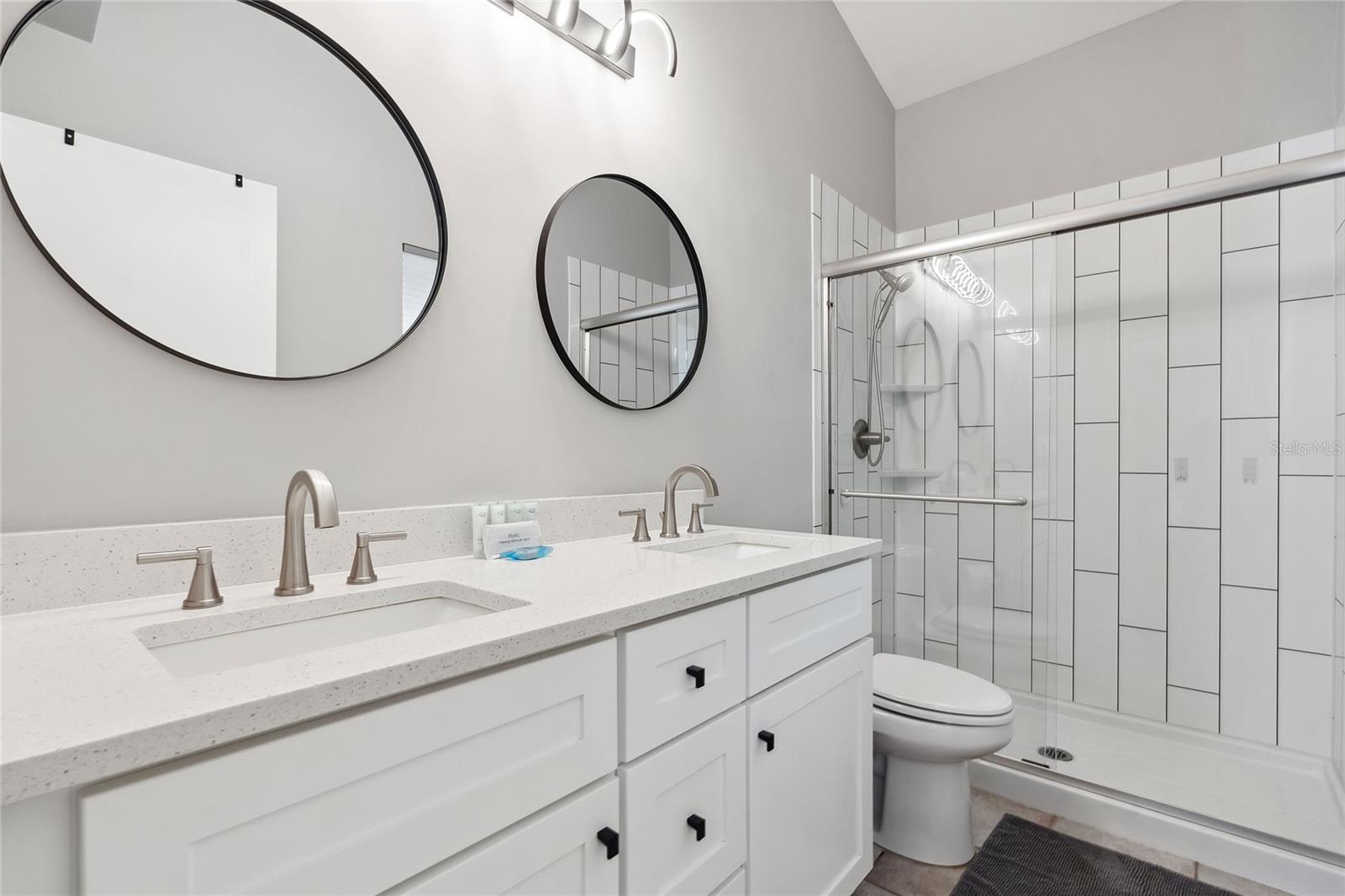 7117 QUEEN PALM CIR, SARASOTA, FL, 34243