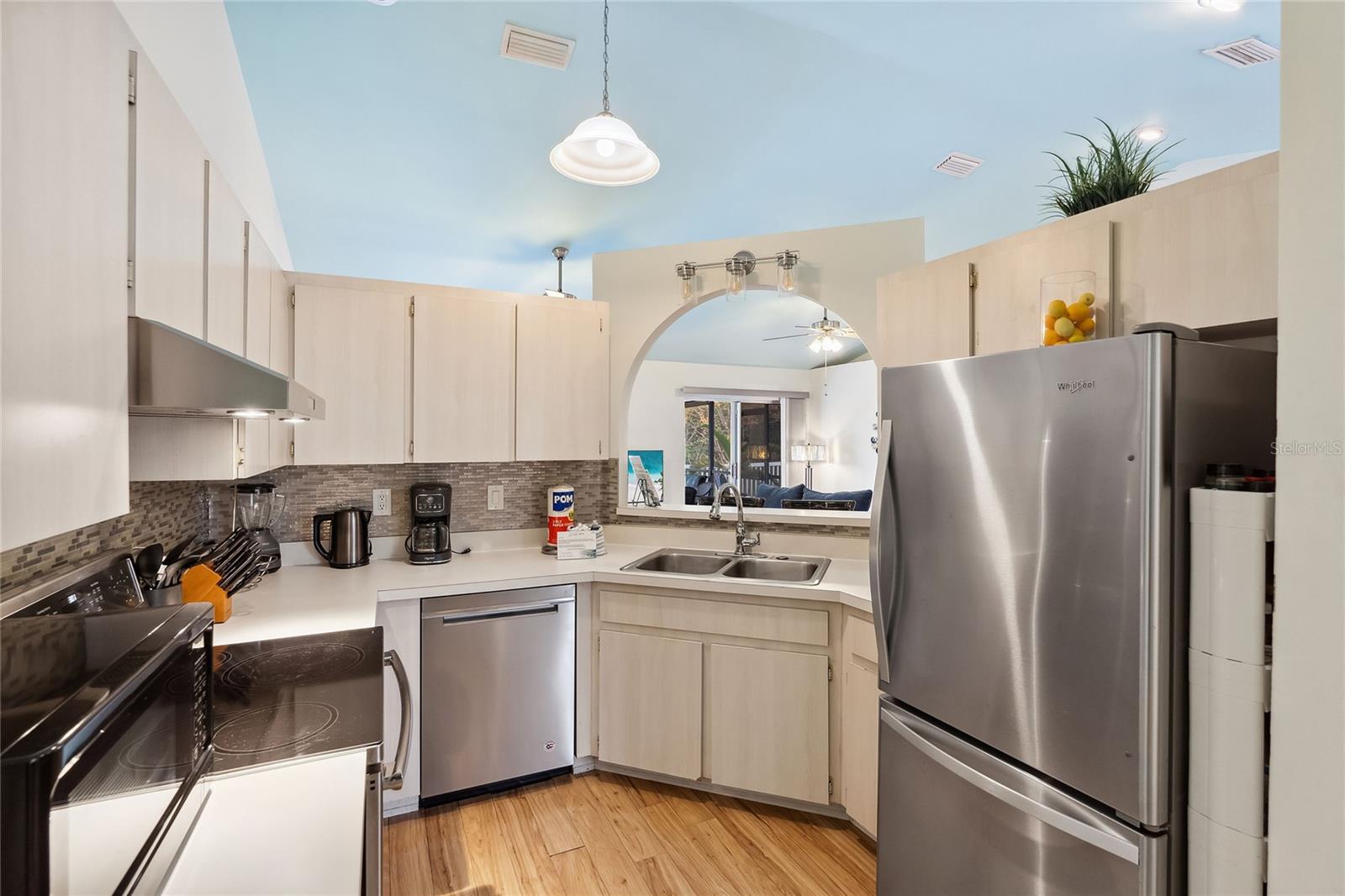 7117 QUEEN PALM CIR, SARASOTA, FL, 34243