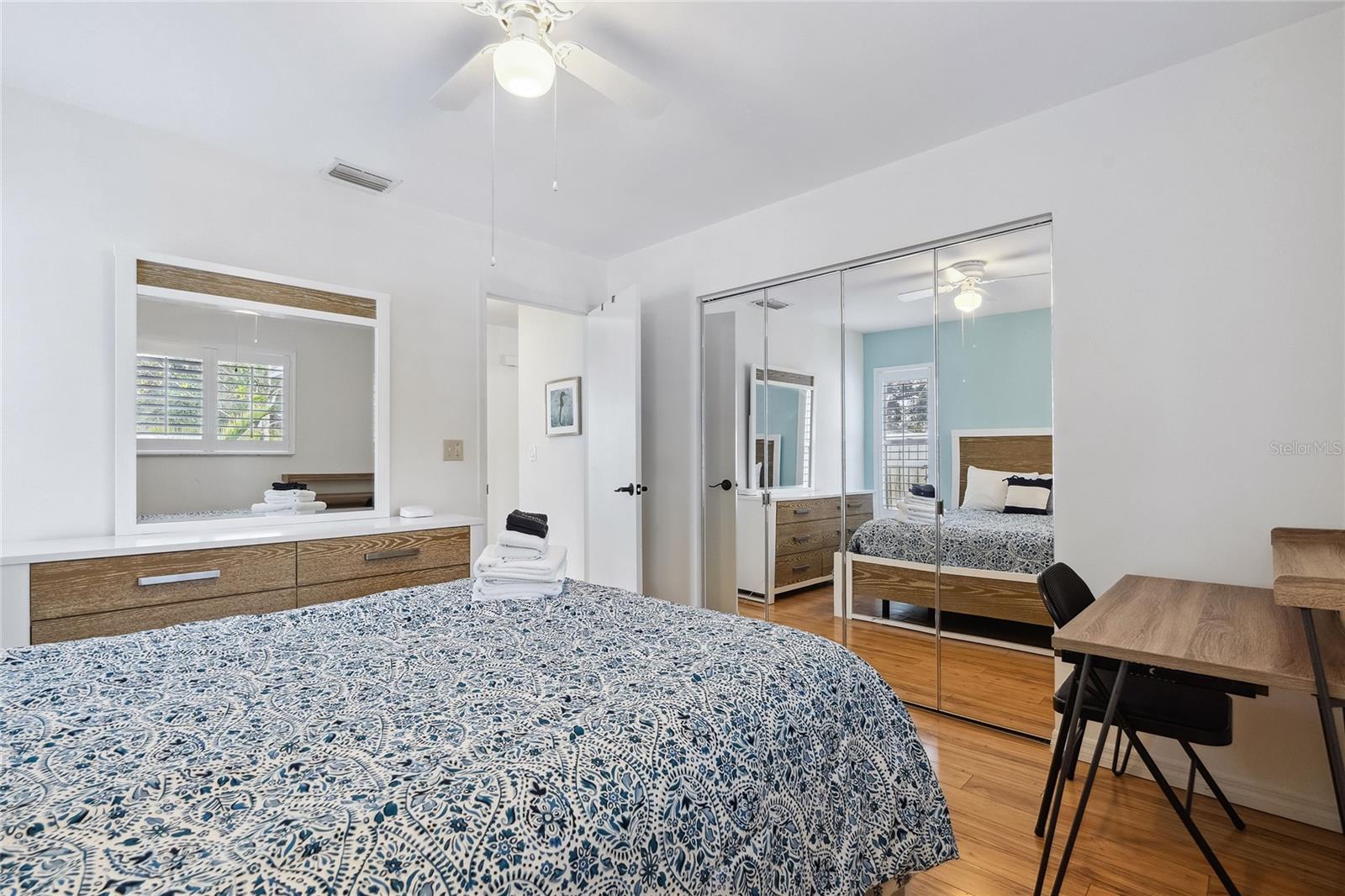 7117 QUEEN PALM CIR, SARASOTA, FL, 34243