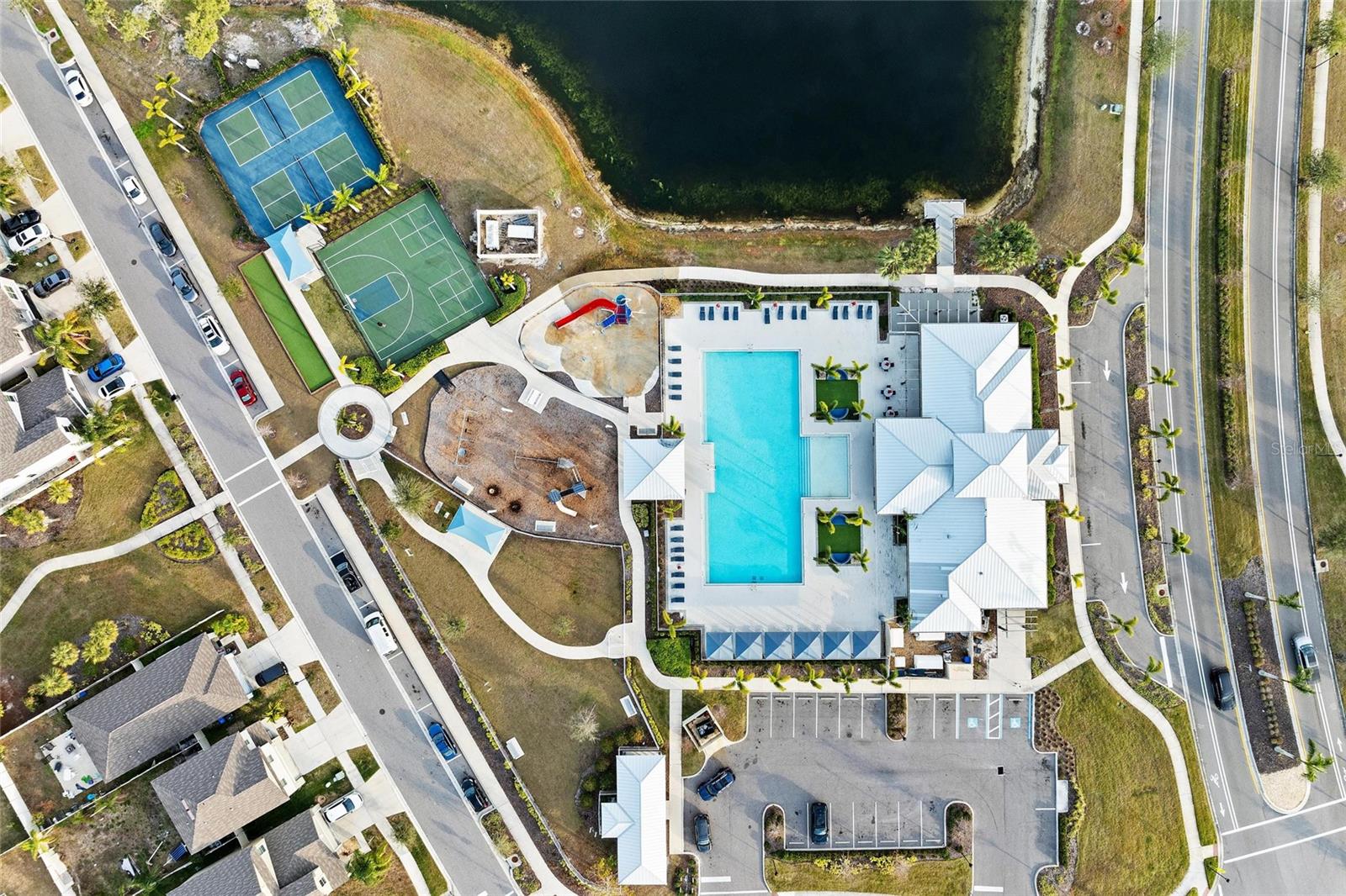 15304 MILLER CREEK DR, SUN CITY CENTER, FL, 33573