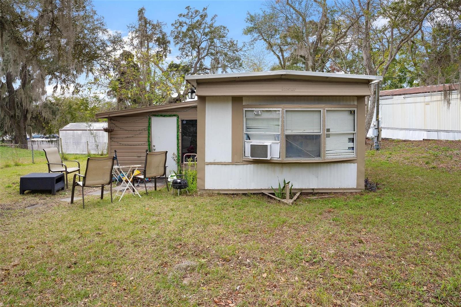 2109 HIALEAH AVE, LEESBURG, FL, 34748