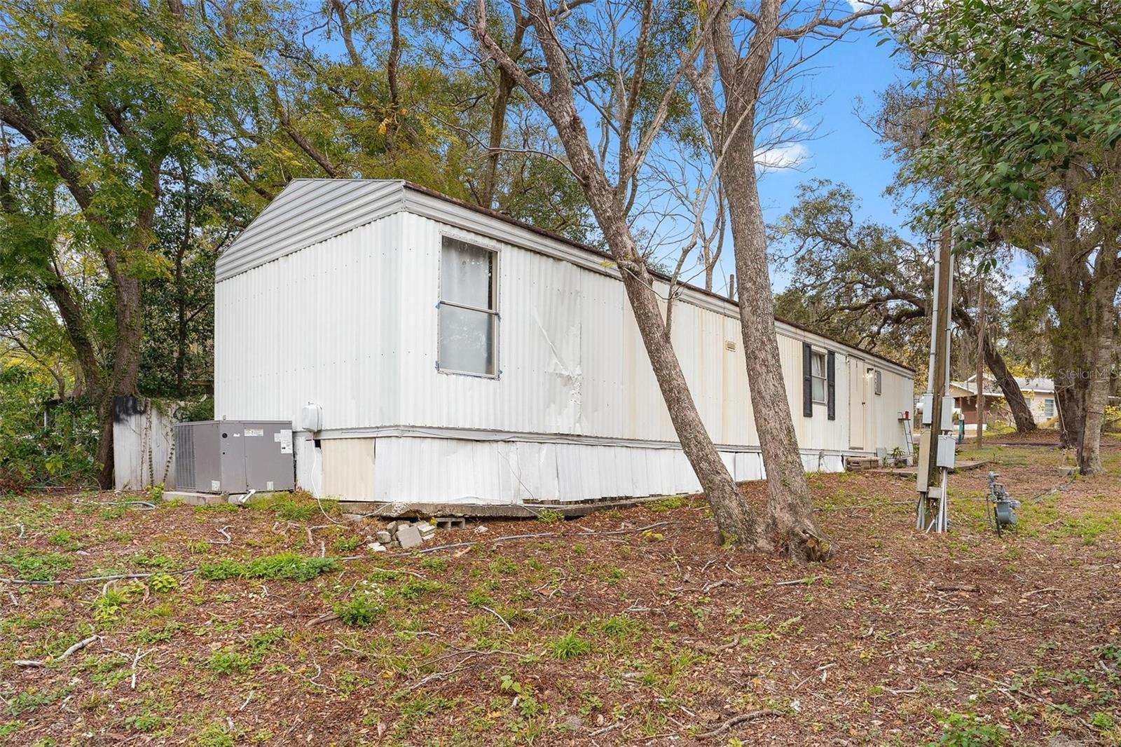 2109 HIALEAH AVE, LEESBURG, FL, 34748