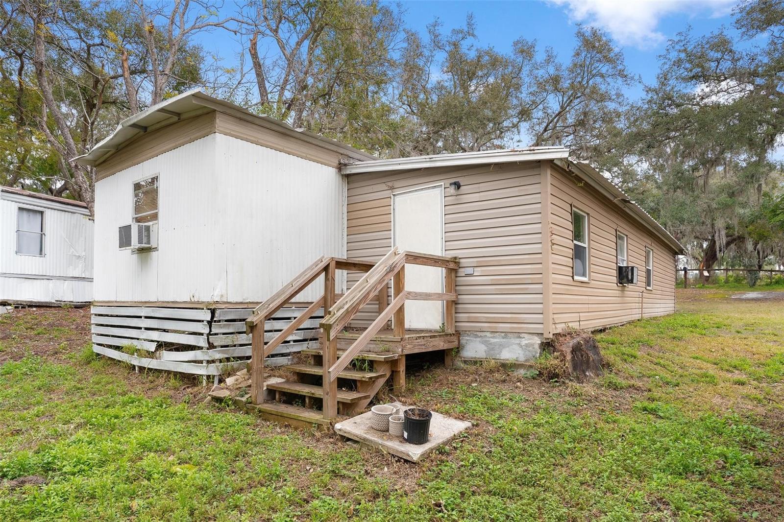 2109 HIALEAH AVE, LEESBURG, FL, 34748