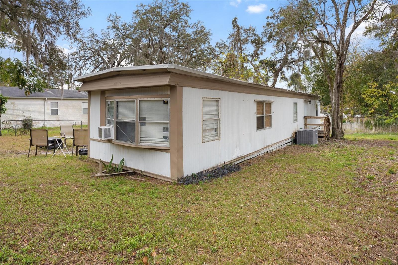 2109 HIALEAH AVE, LEESBURG, FL, 34748