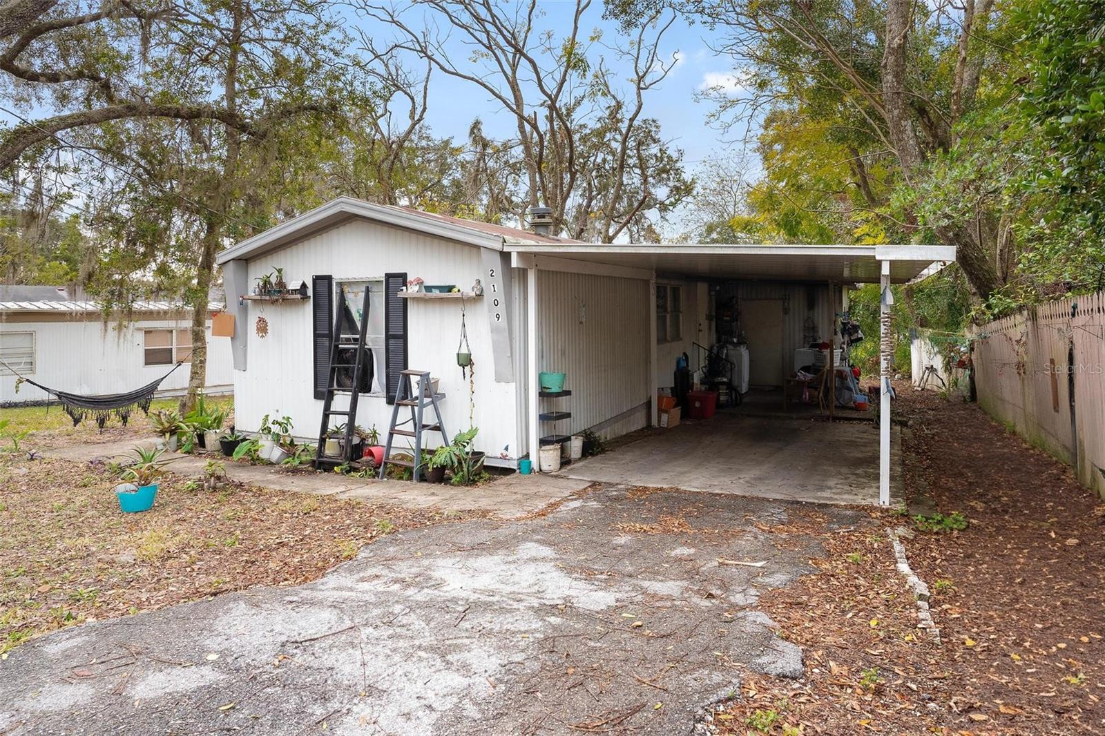 2109 HIALEAH AVE, LEESBURG, FL, 34748