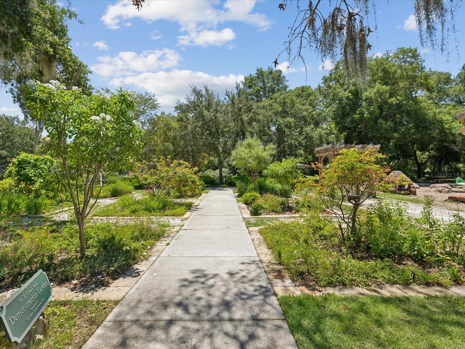 1055 PHILIPPE PKWY, SAFETY HARBOR, FL, 34695