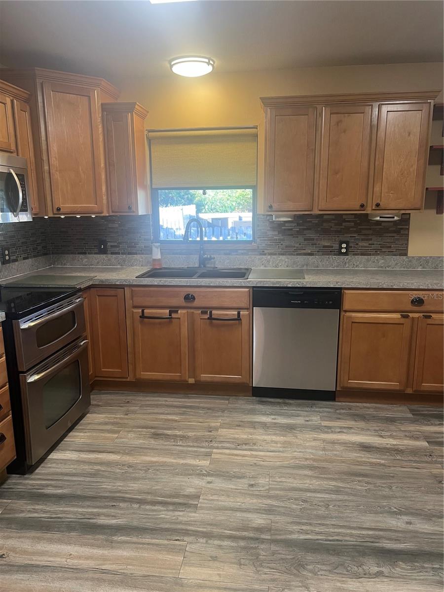 430 11TH LN SW, VERO BEACH, FL, 32962