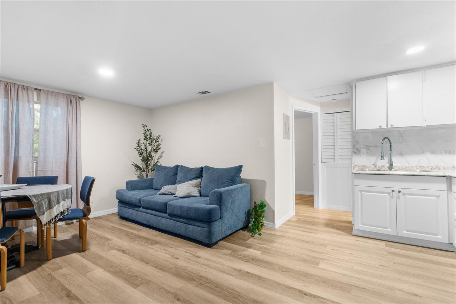 10020 N JASMINE AVE #A & B, TAMPA, FL, 33612