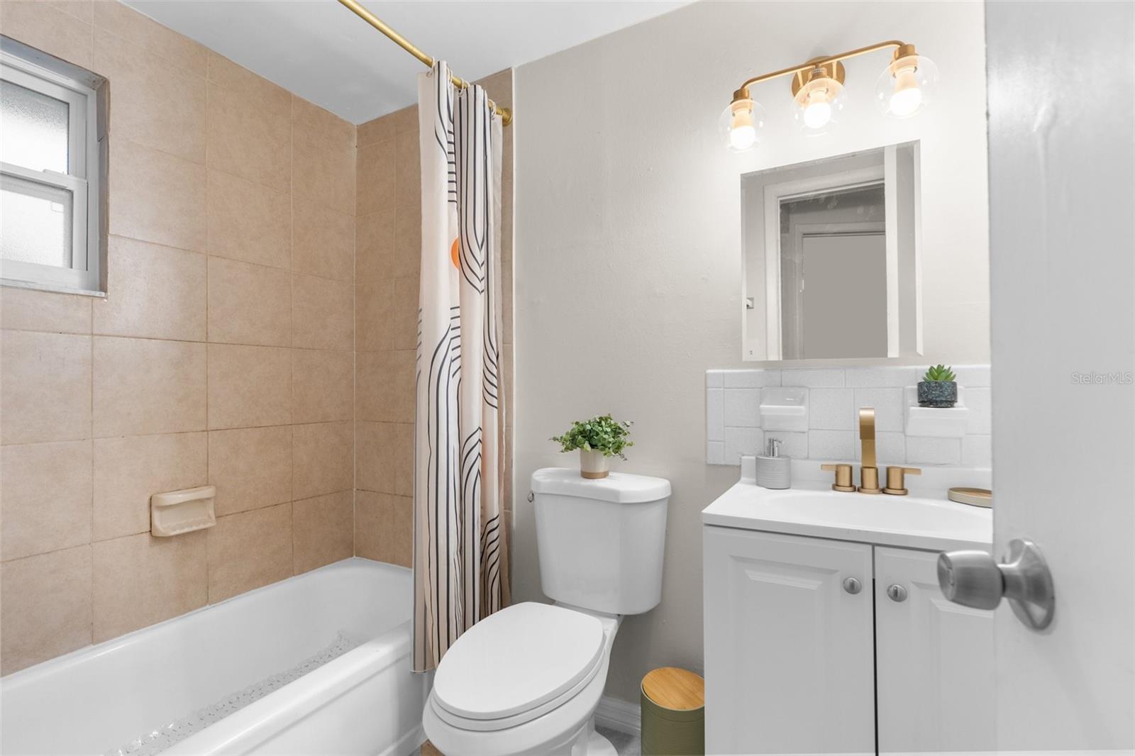 10020 N JASMINE AVE #A & B, TAMPA, FL, 33612