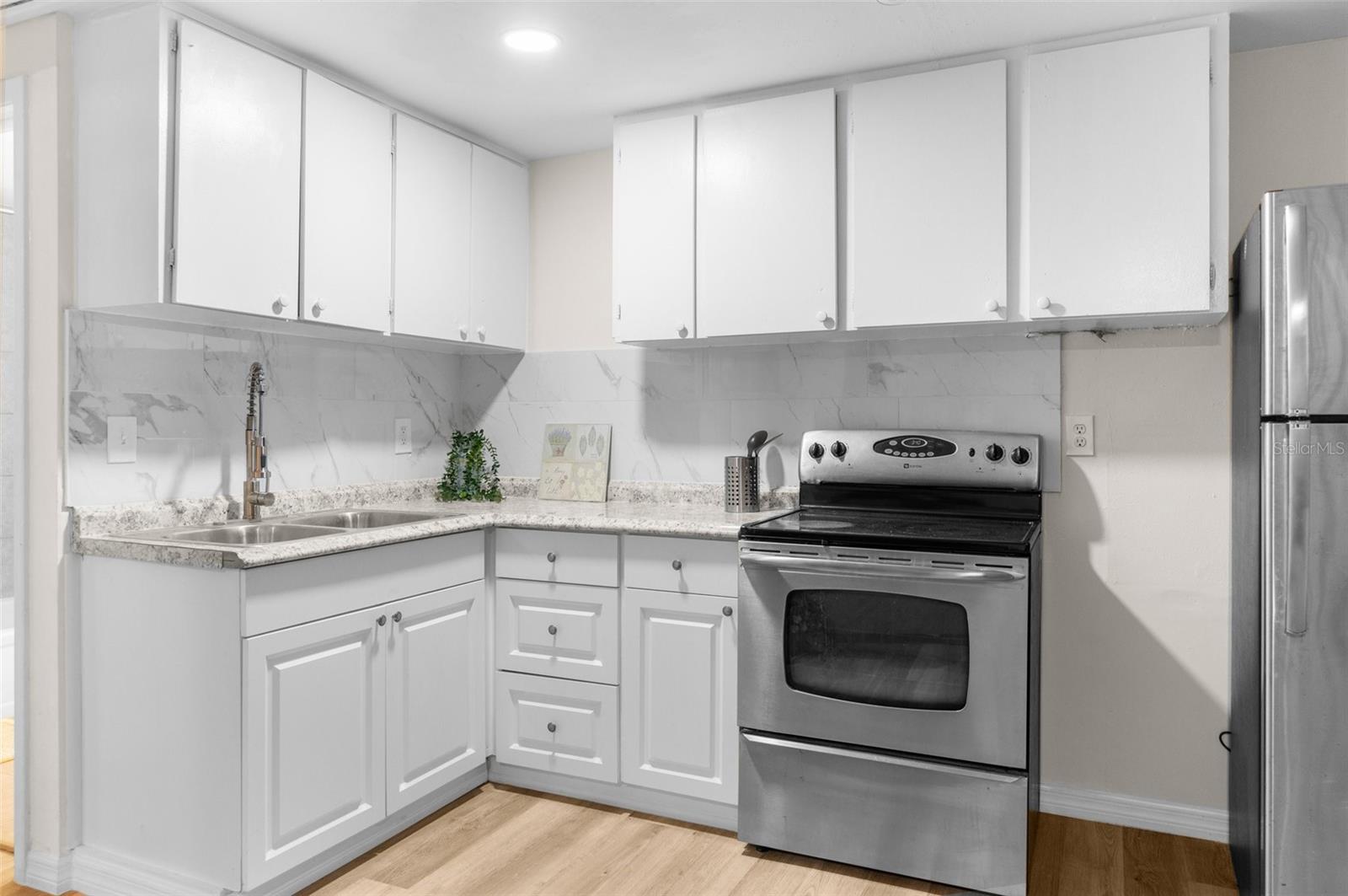 10020 N JASMINE AVE #A & B, TAMPA, FL, 33612