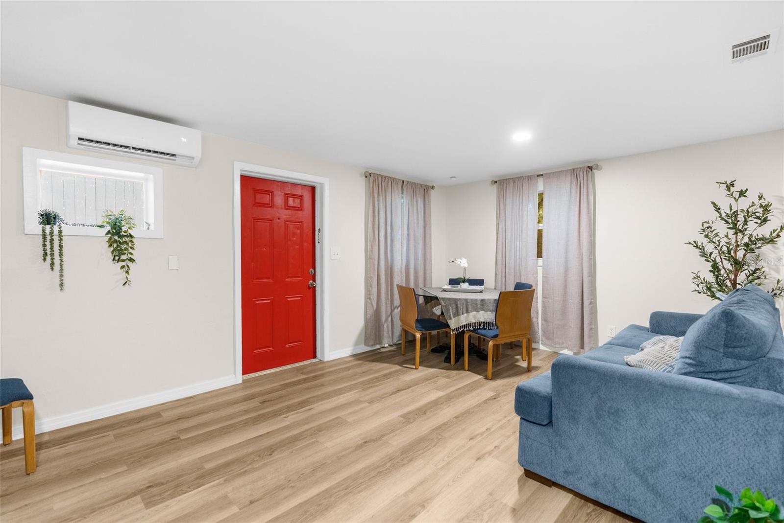 10020 N JASMINE AVE #A & B, TAMPA, FL, 33612