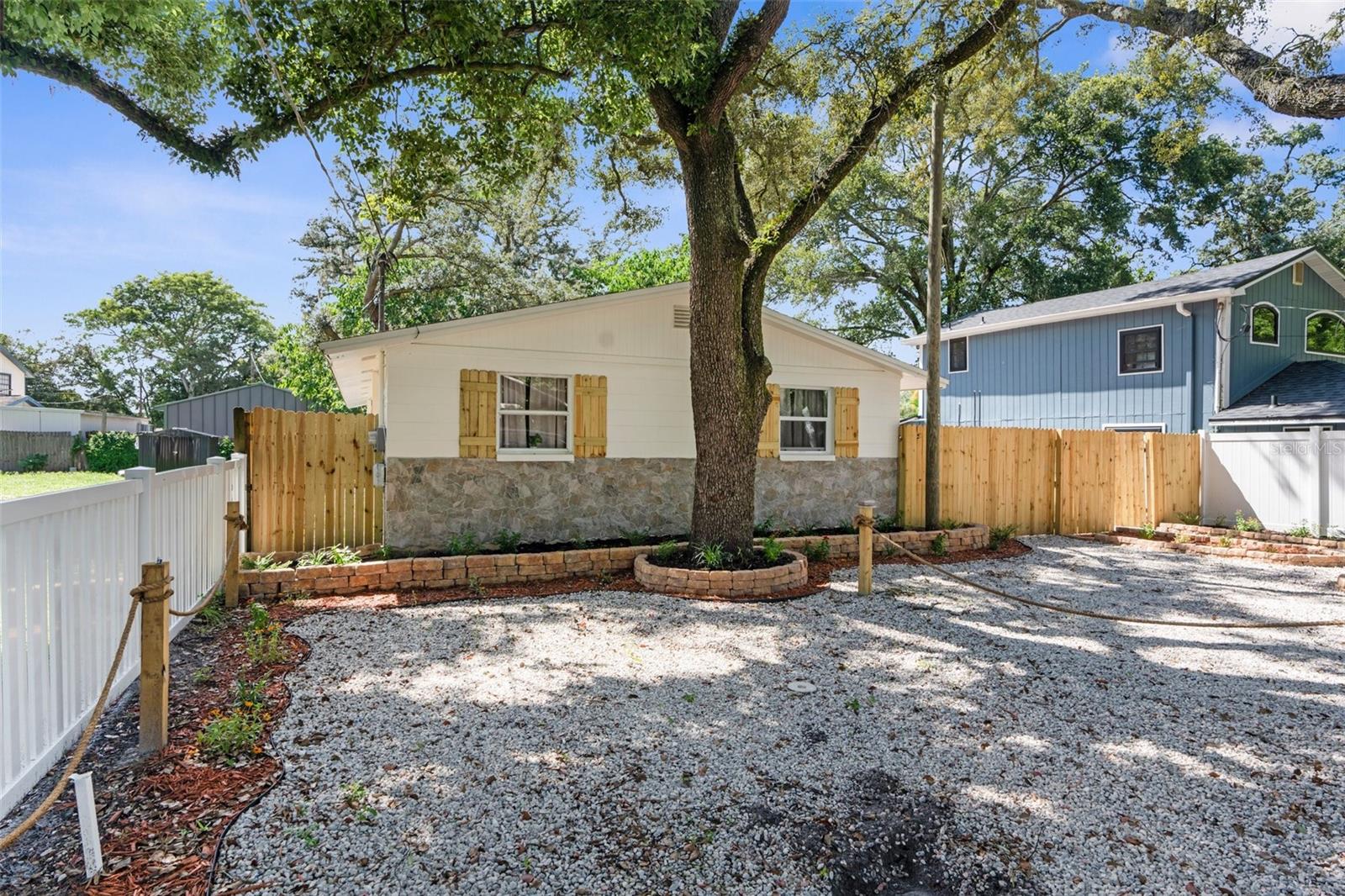 10020 N JASMINE AVE #A & B, TAMPA, FL, 33612