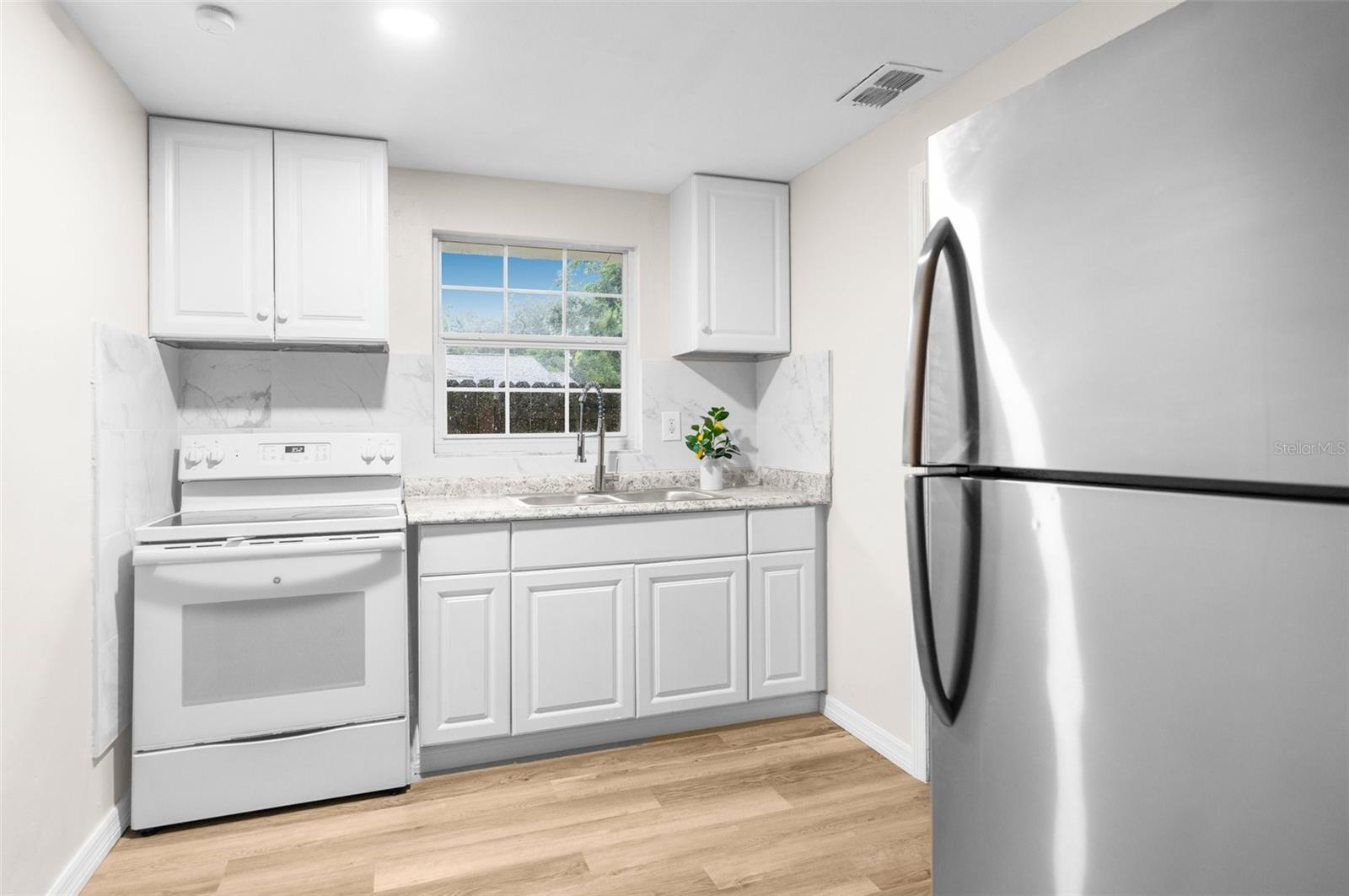 10020 N JASMINE AVE #A & B, TAMPA, FL, 33612