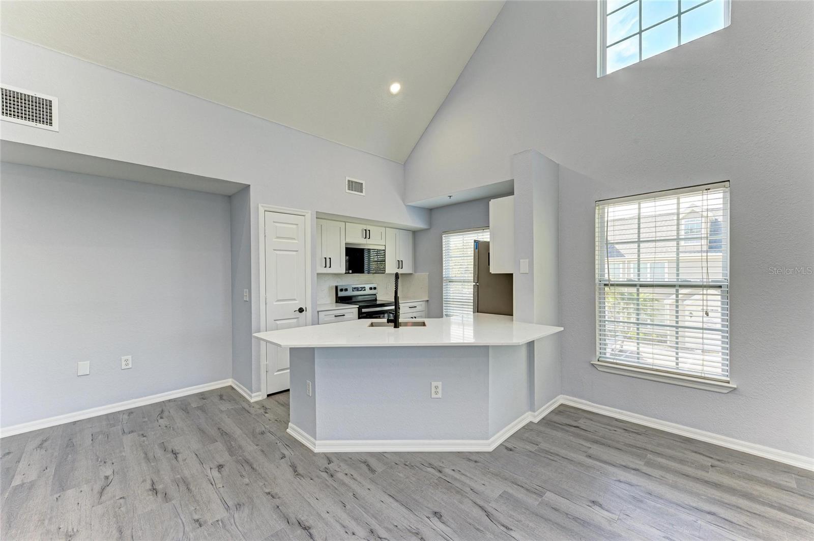 5541 ROSEHILL RD #201, SARASOTA, FL, 34233