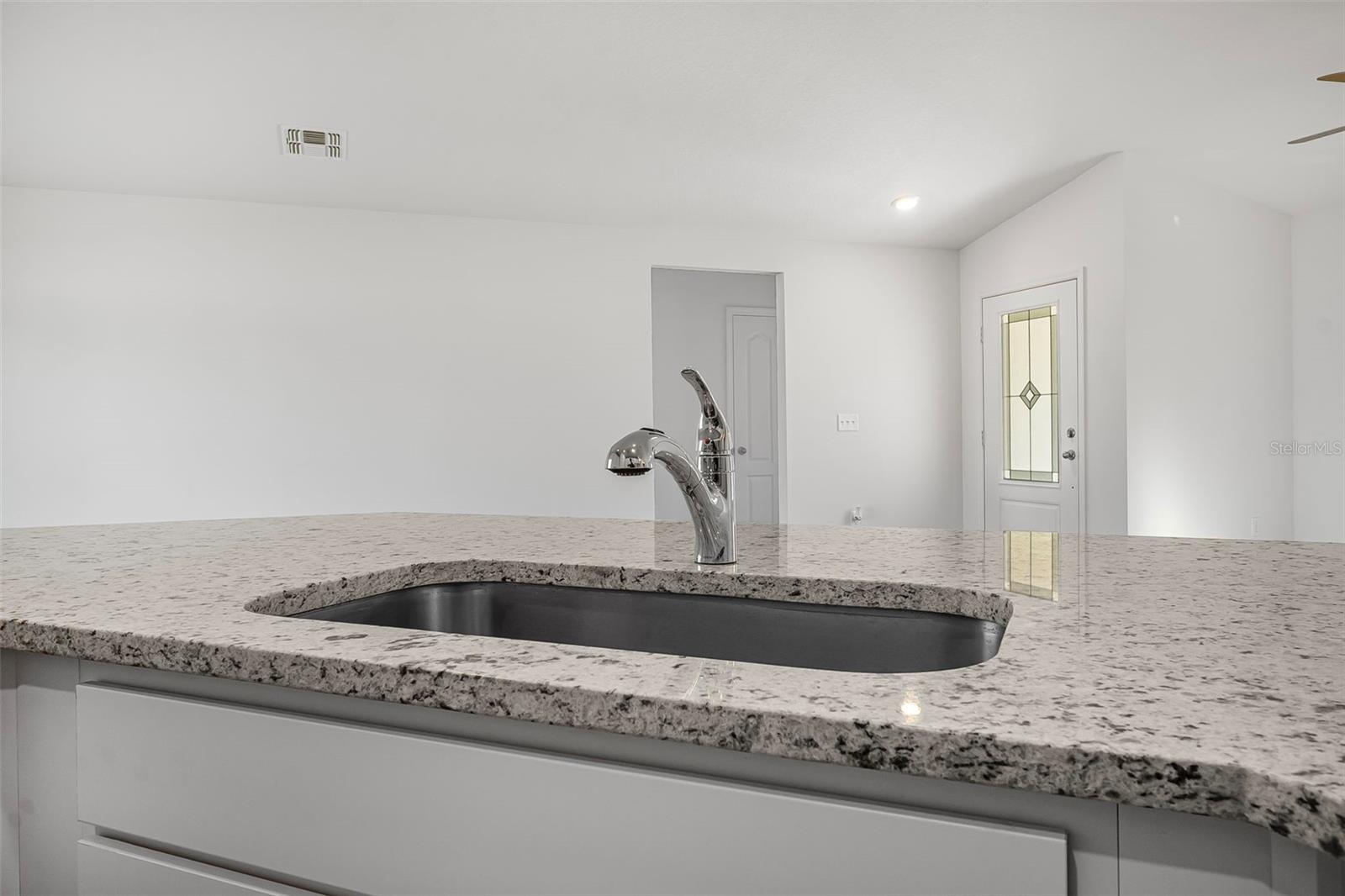 1481 AMY CIR, DELTONA, FL, 32738