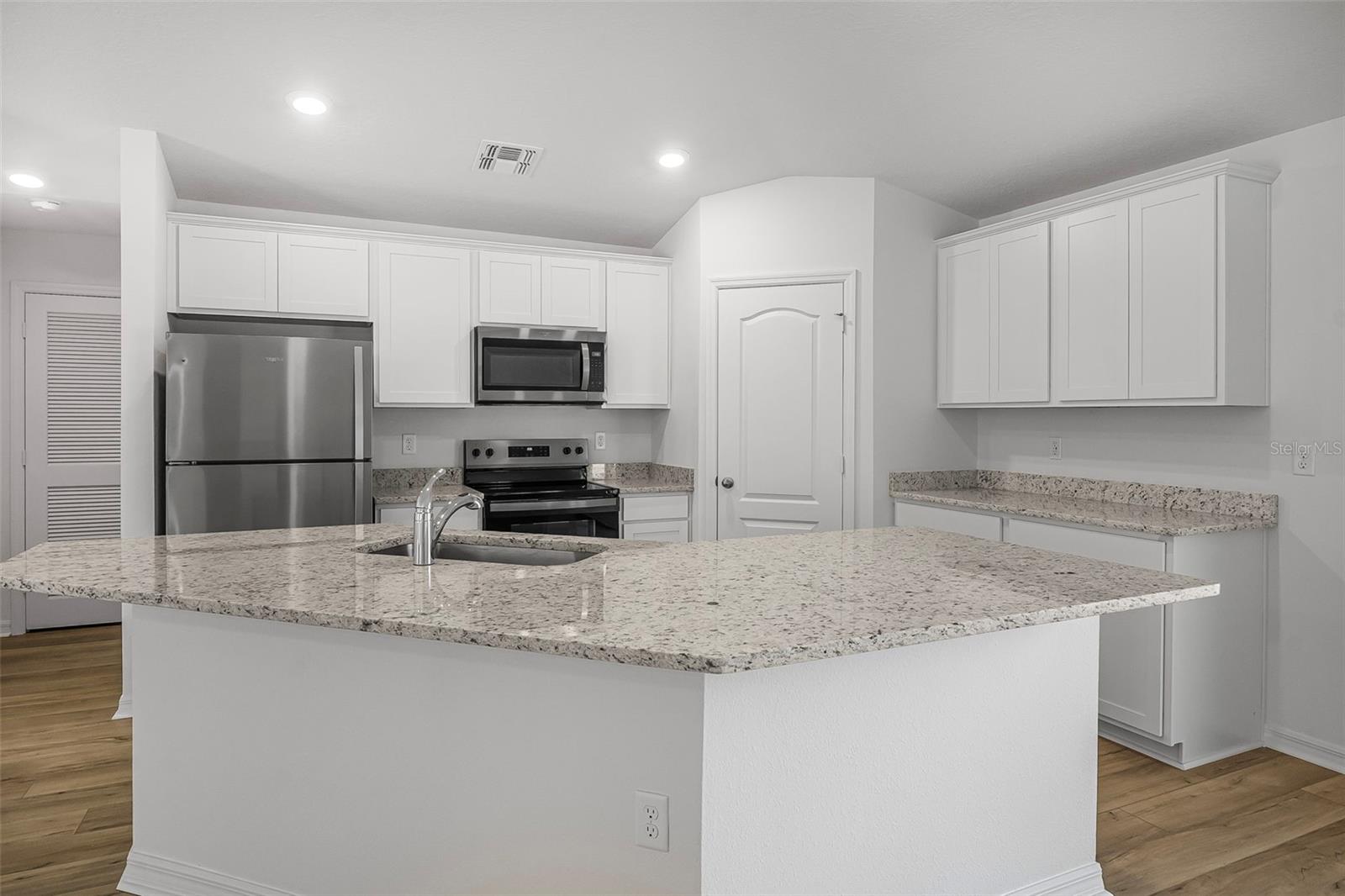 1481 AMY CIR, DELTONA, FL, 32738