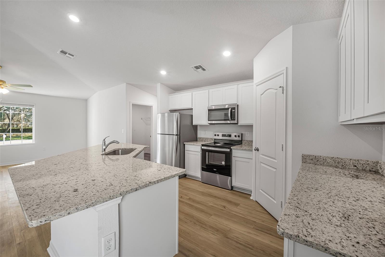 1481 AMY CIR, DELTONA, FL, 32738