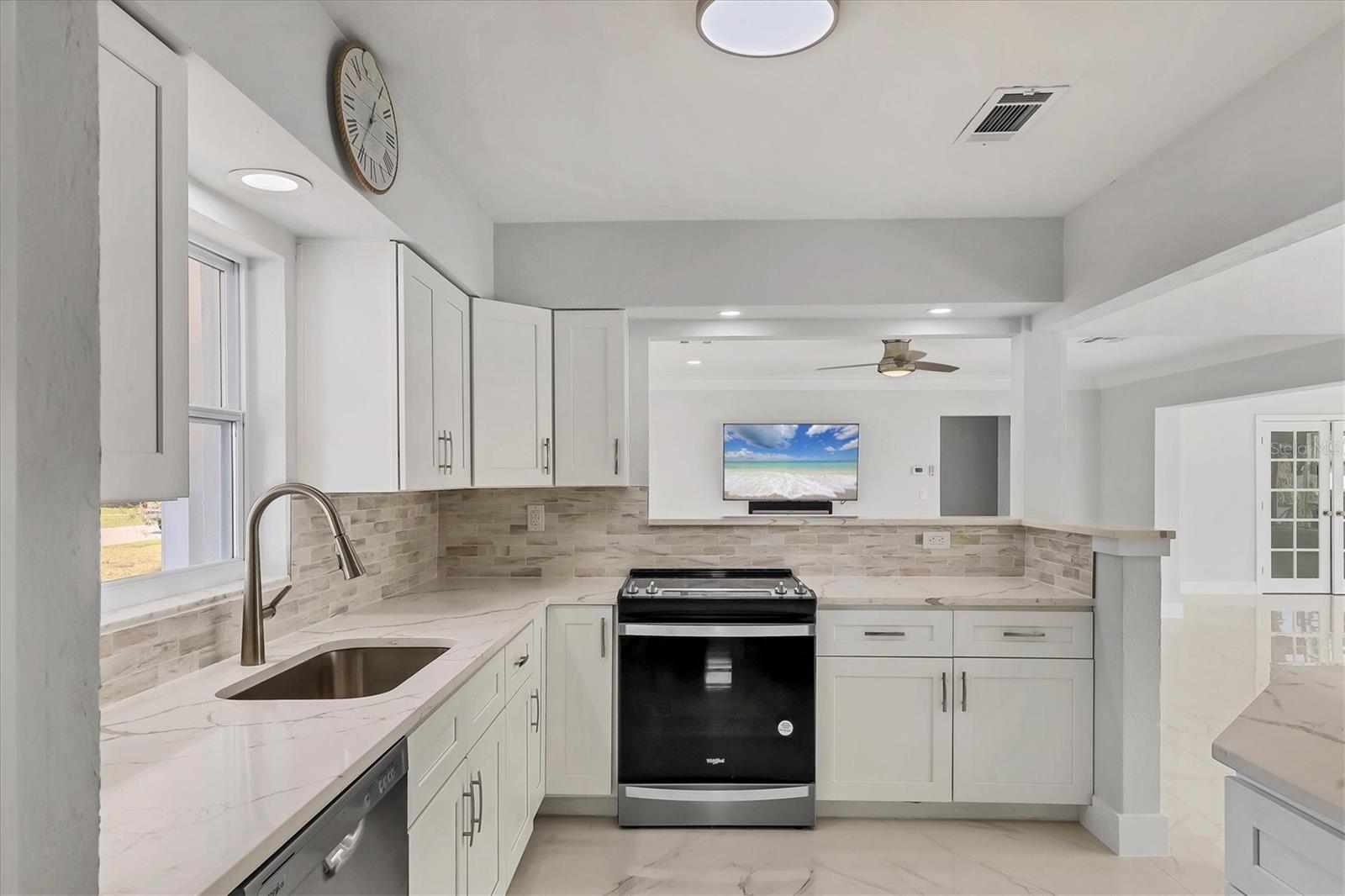 6429 HOLLYWOOD BLVD, SARASOTA, FL, 34231