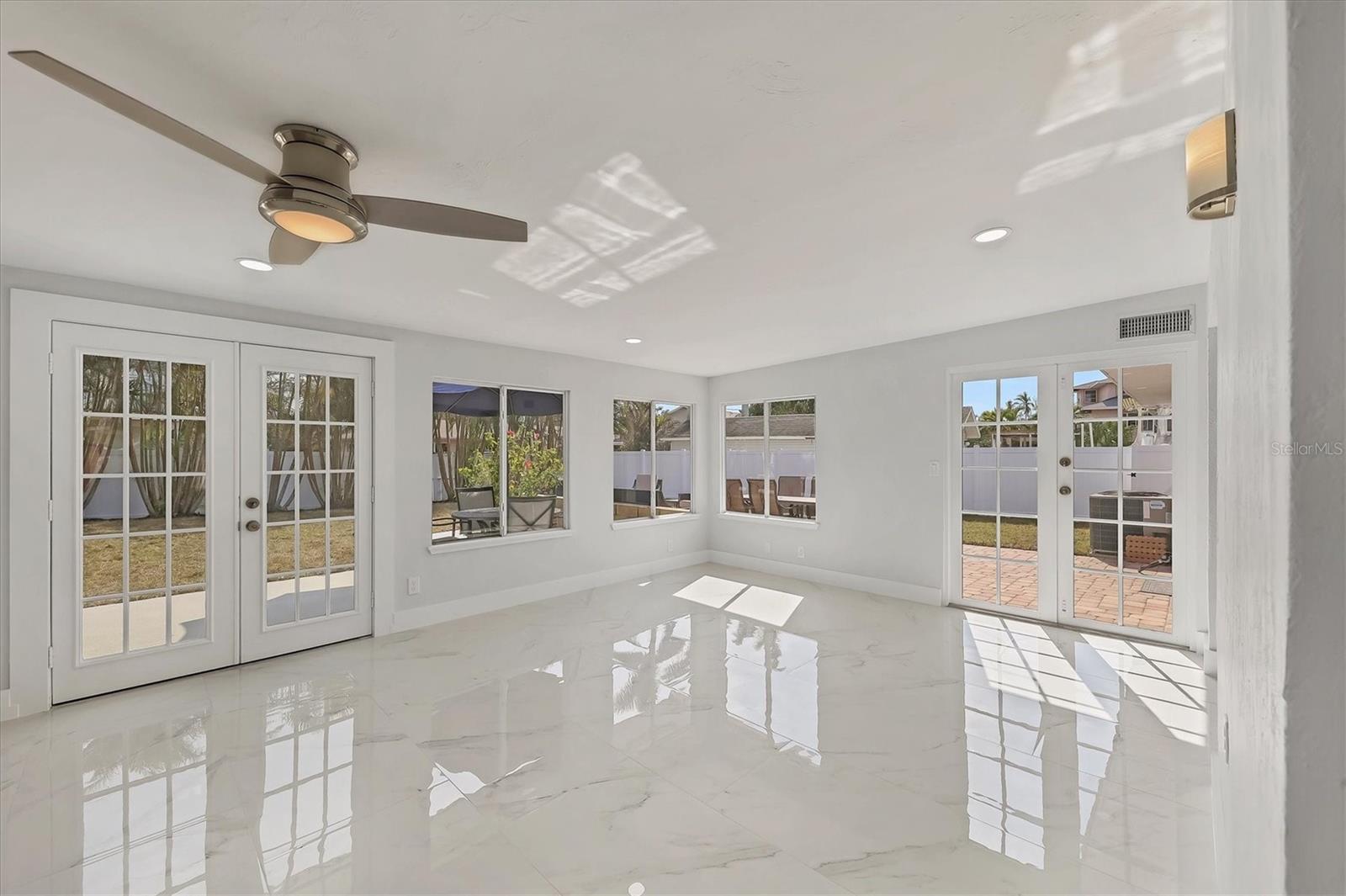 6429 HOLLYWOOD BLVD, SARASOTA, FL, 34231