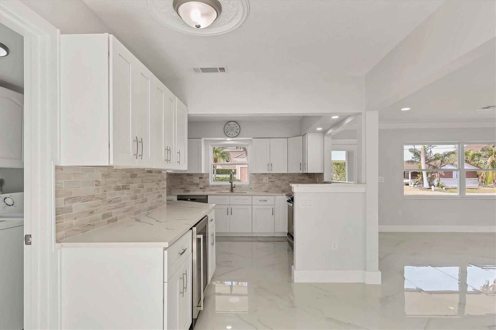 6429 HOLLYWOOD BLVD, SARASOTA, FL, 34231