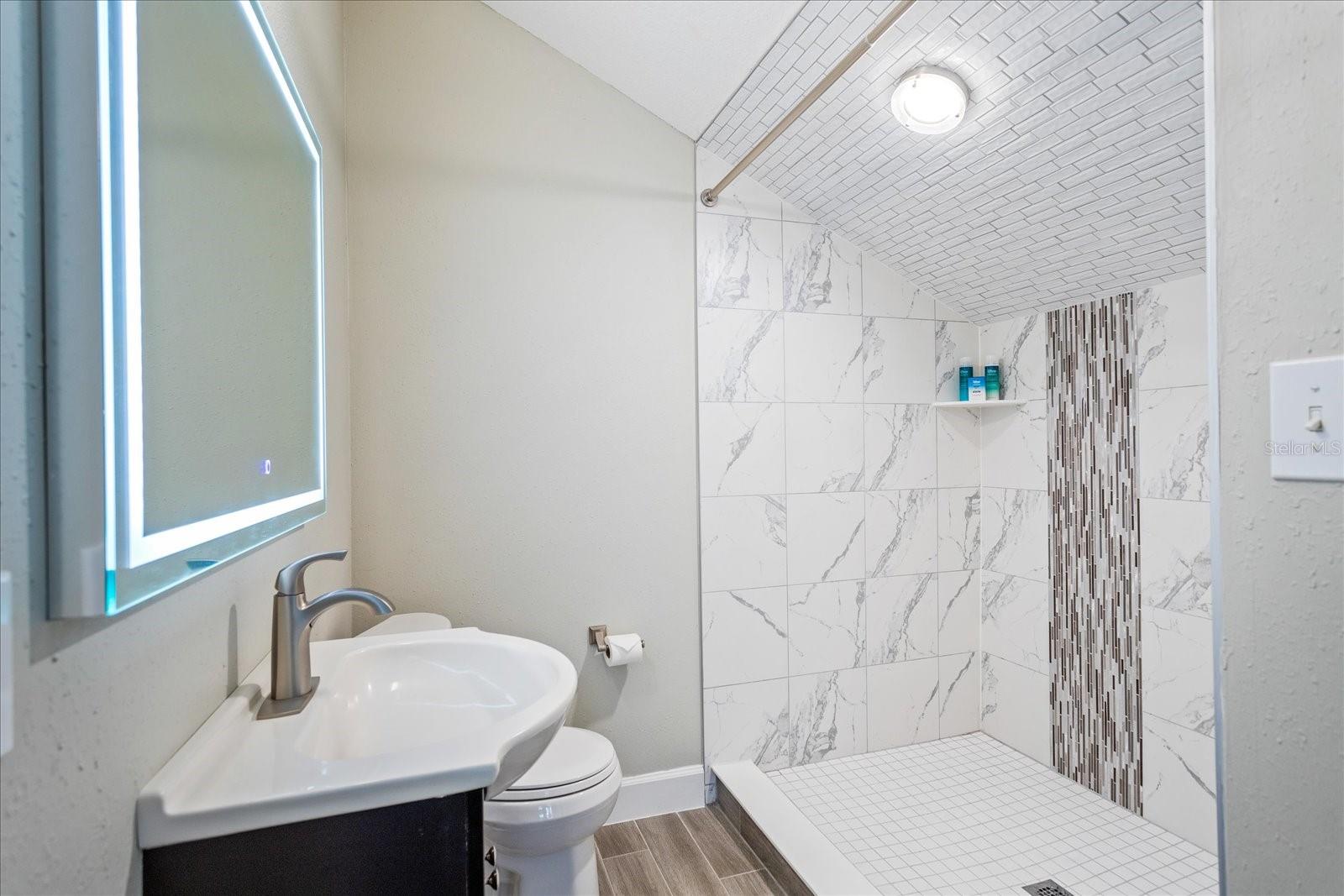 9229 LAKE HICKORY NUT DR, WINTER GARDEN, FL, 34787