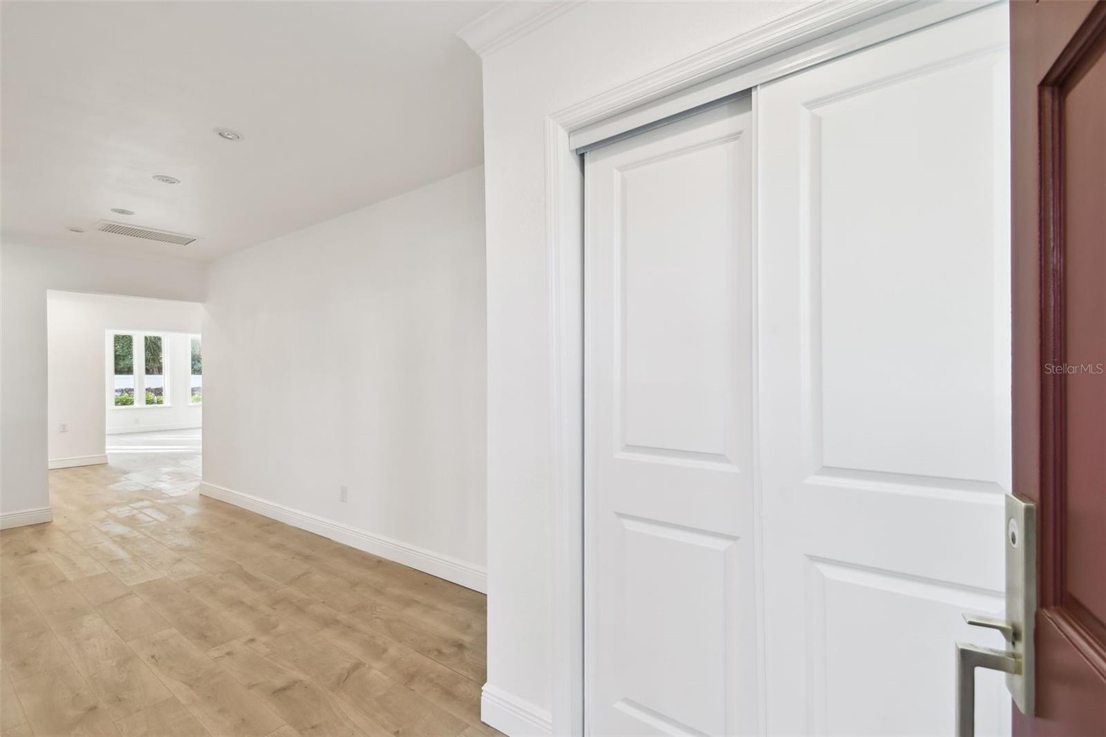 201 S SHORE CREST DR, TAMPA, FL, 33609