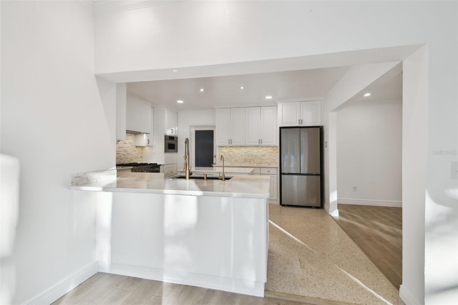 201 S SHORE CREST DR, TAMPA, FL, 33609