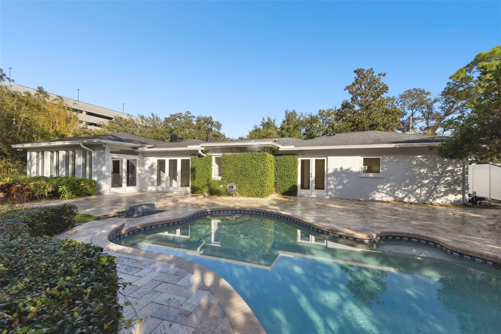 201 S SHORE CREST DR, TAMPA, FL, 33609