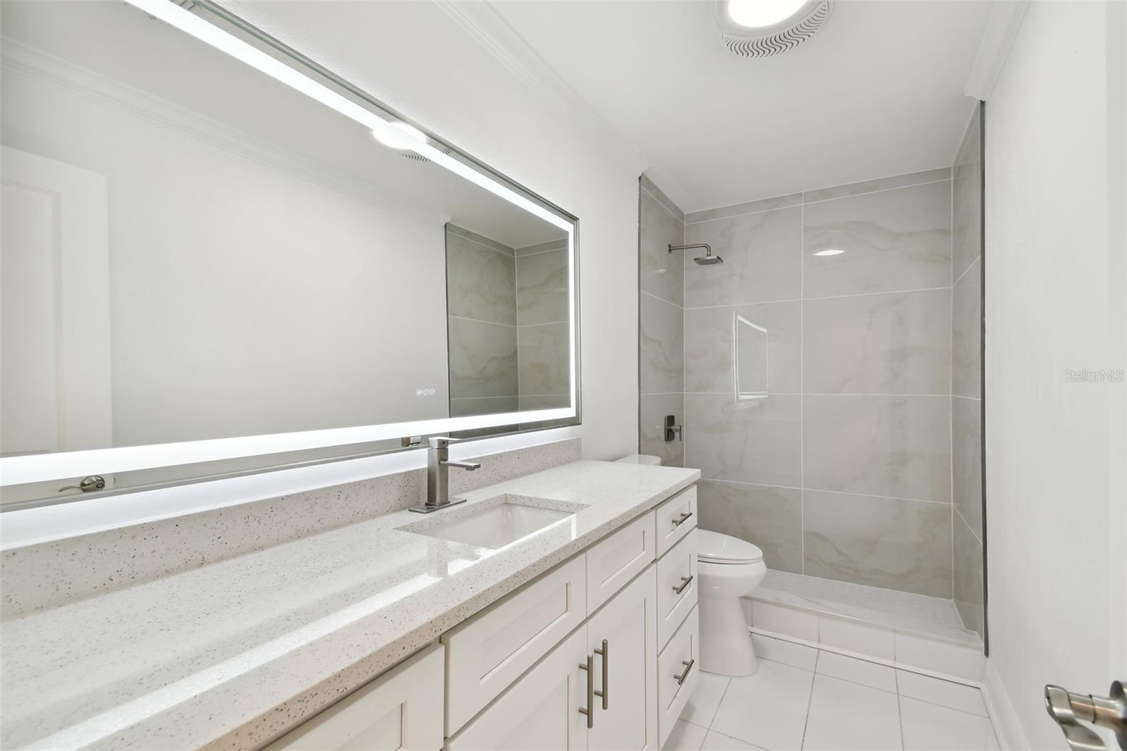 201 S SHORE CREST DR, TAMPA, FL, 33609