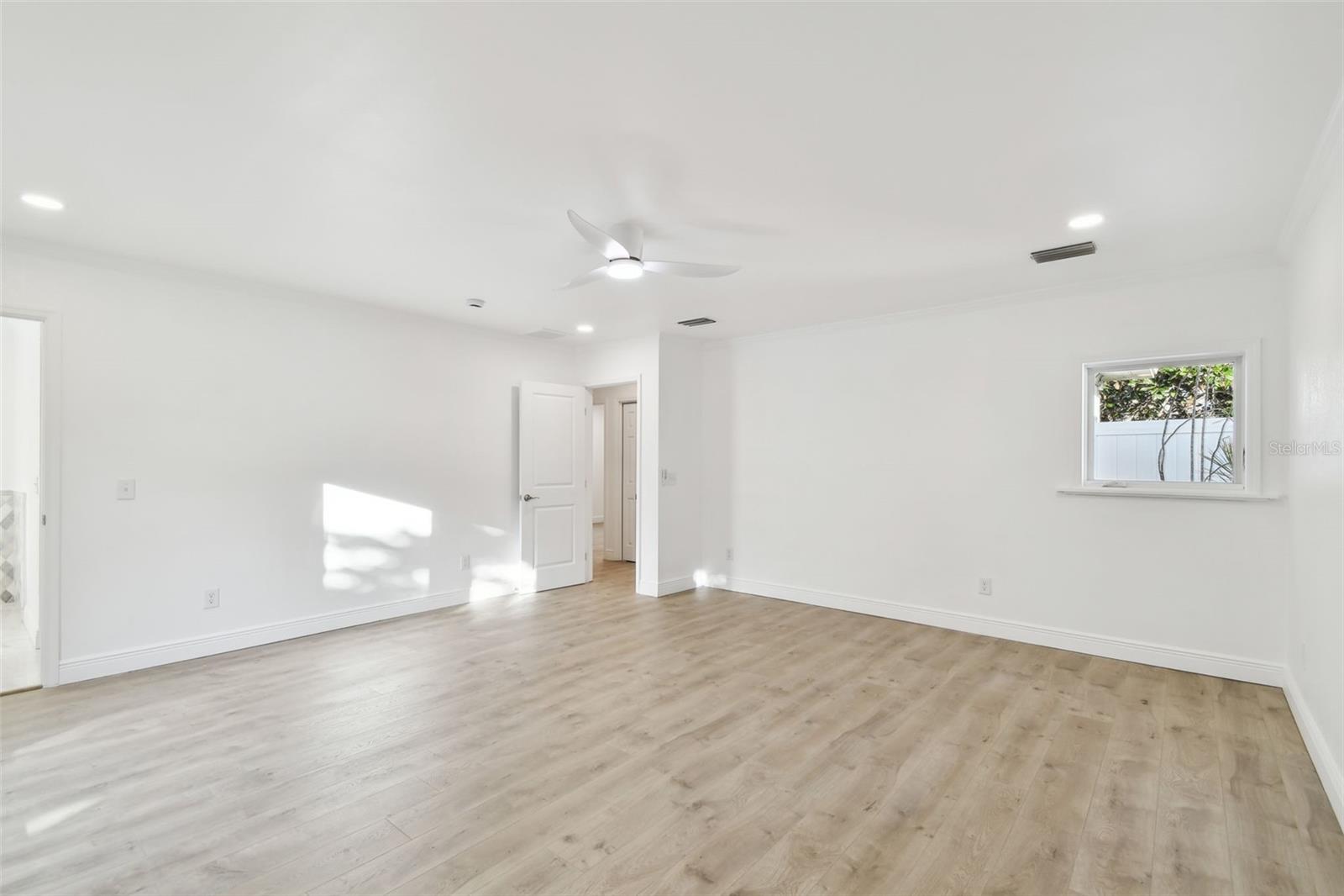 201 S SHORE CREST DR, TAMPA, FL, 33609