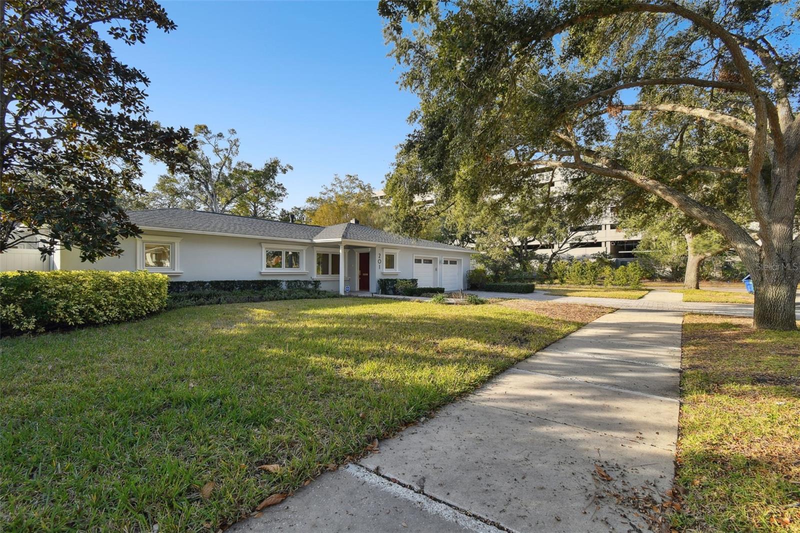 201 S SHORE CREST DR, TAMPA, FL, 33609