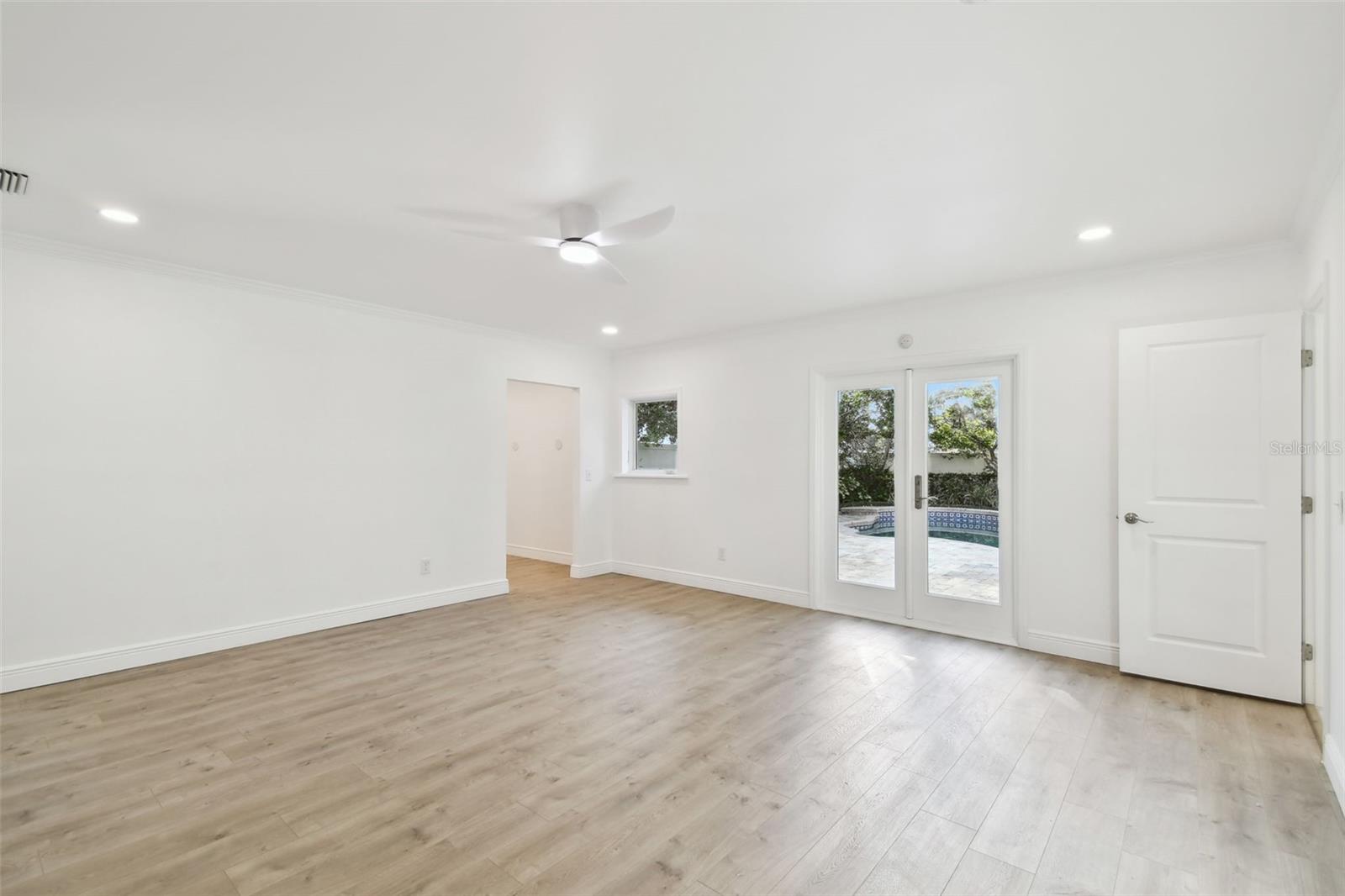 201 S SHORE CREST DR, TAMPA, FL, 33609